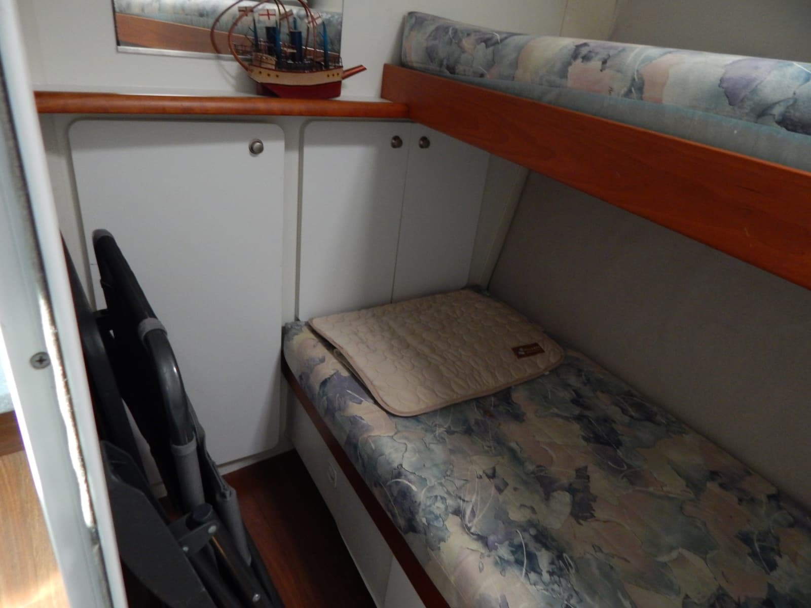 1996 Silverton 37 Convertible - Photo 12