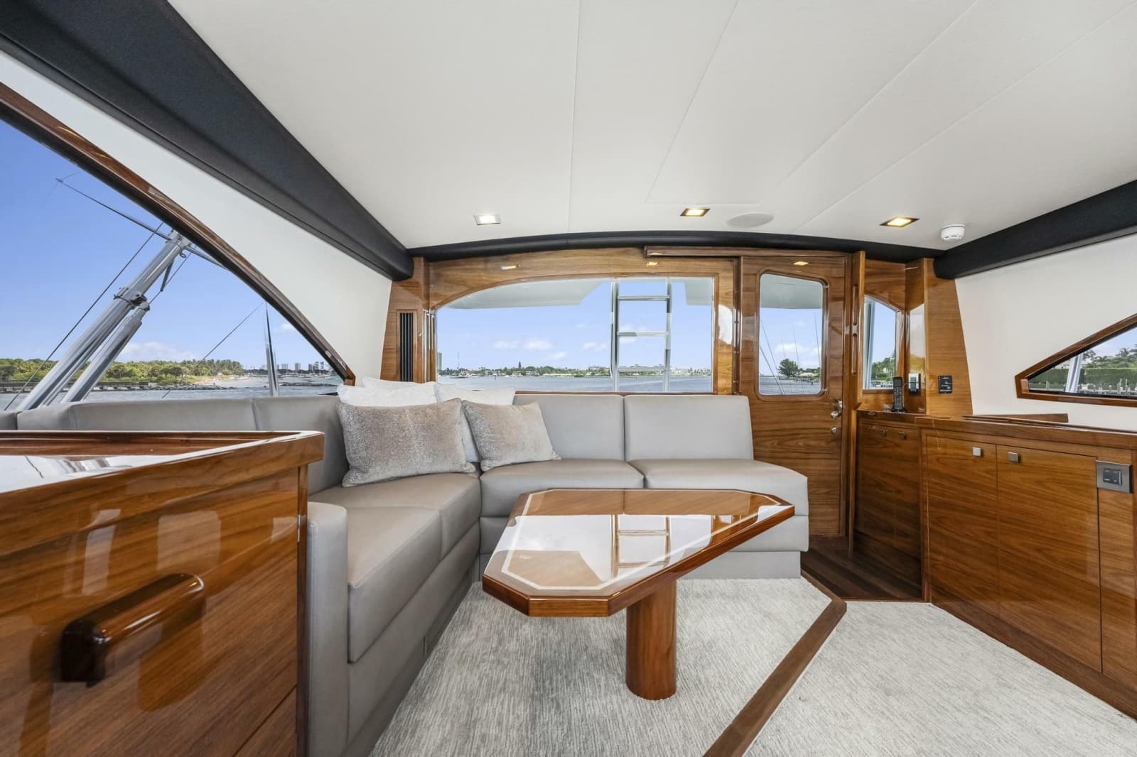 2026 Viking 82 Enclosed Bridge - Photo 11