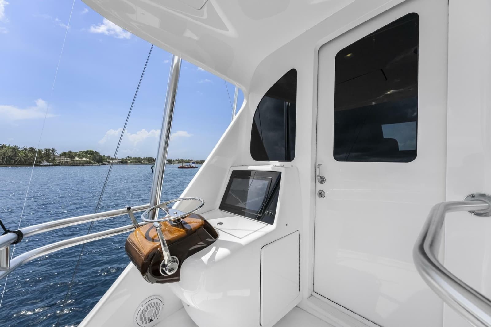 2026 Viking 82 Enclosed Bridge - Photo 9