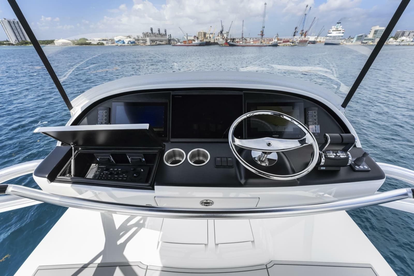 2026 Viking 82 Enclosed Bridge - Photo 4