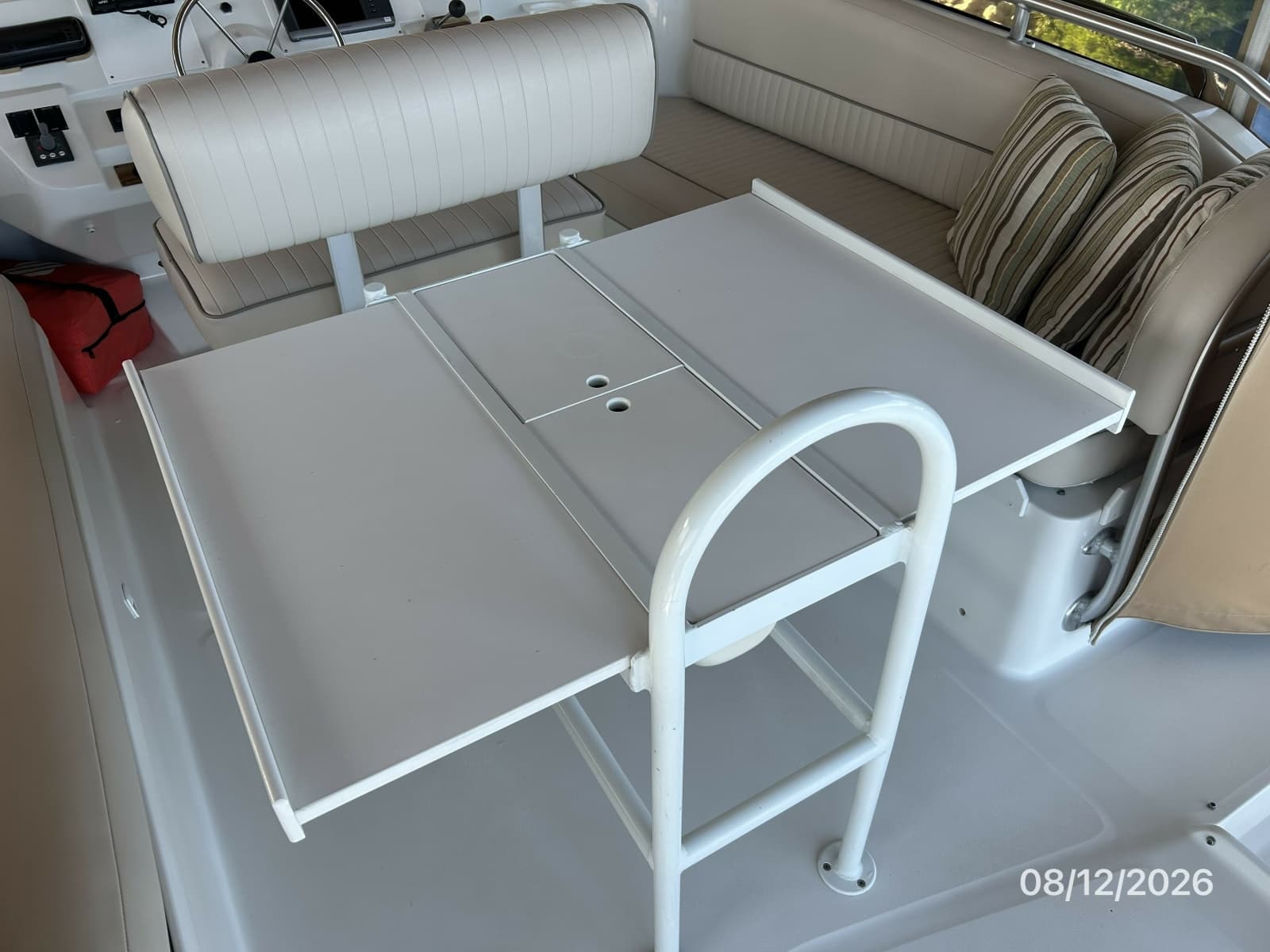 2002 Mainship 390 - Photo 29