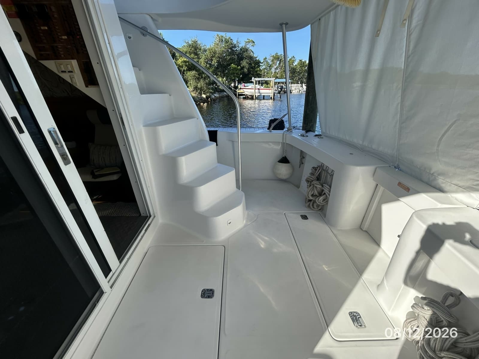 2002 Mainship 390 - Photo 41