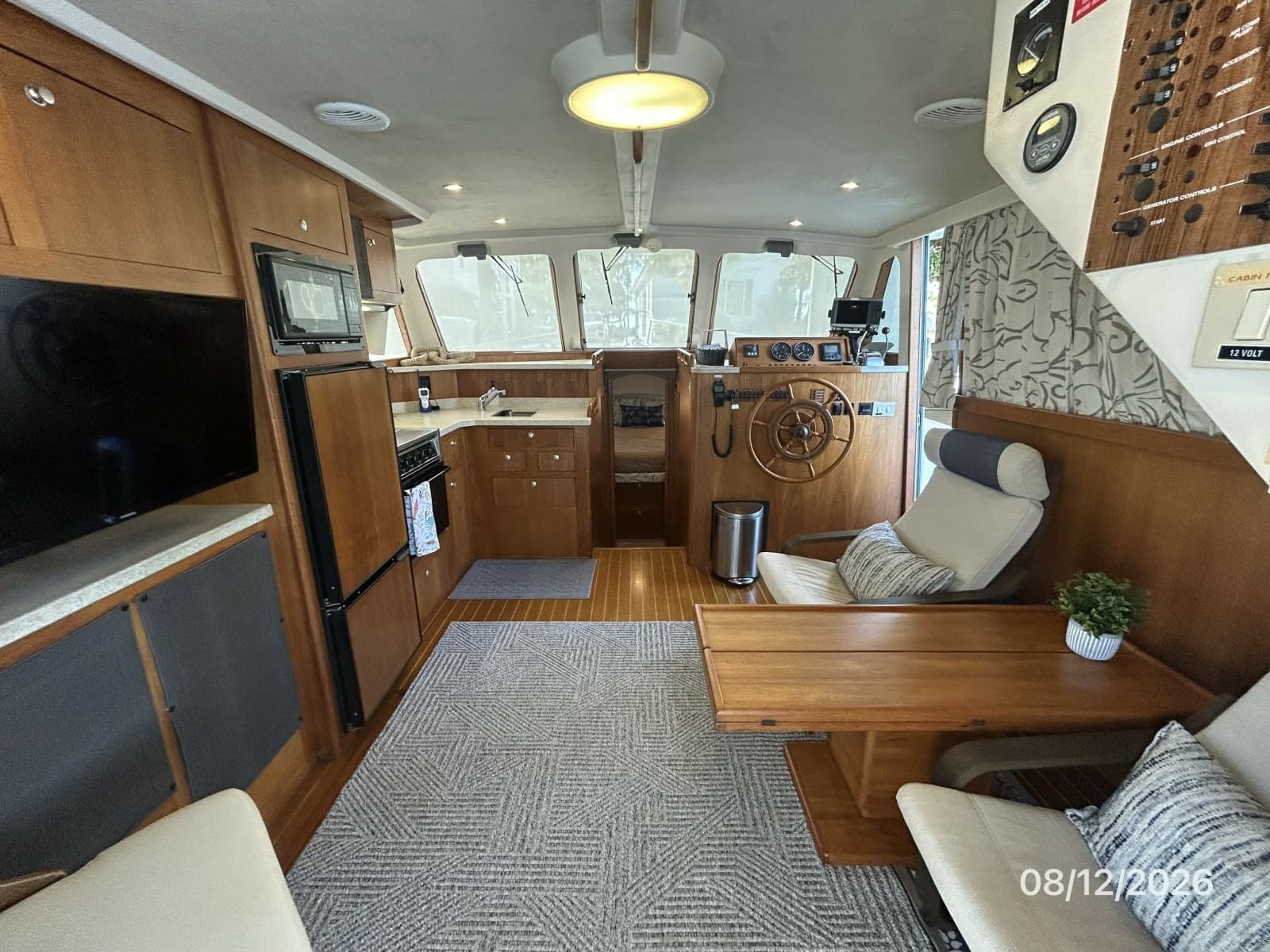 2002 Mainship 390 - Photo 50