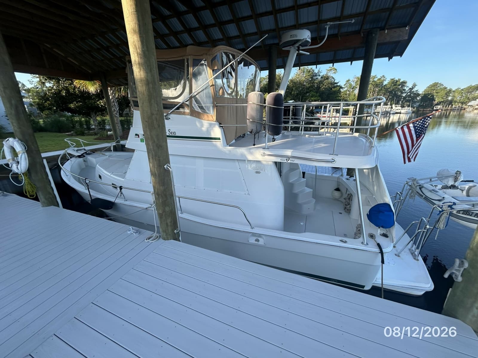 2002 Mainship 390 - Photo 5