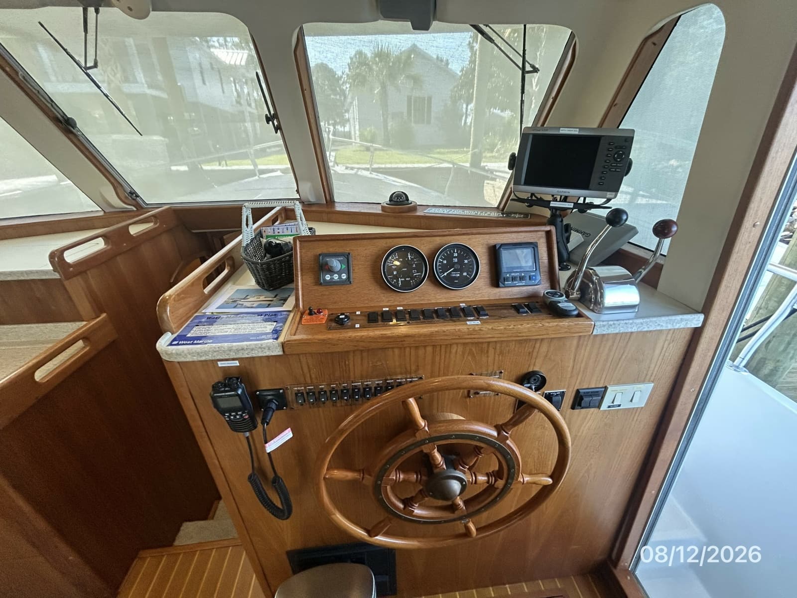 2002 Mainship 390 - Photo 57