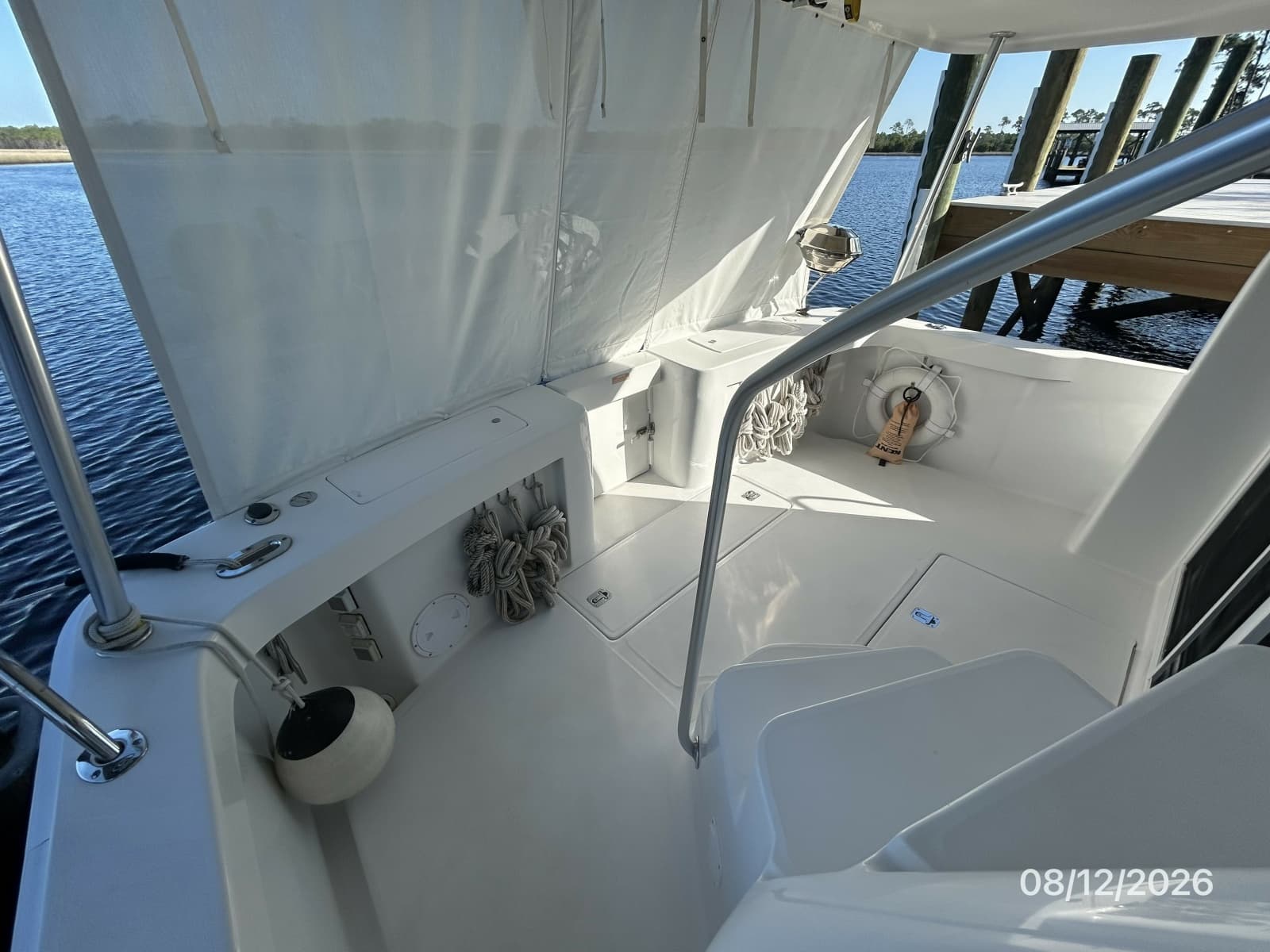 2002 Mainship 390 - Photo 39