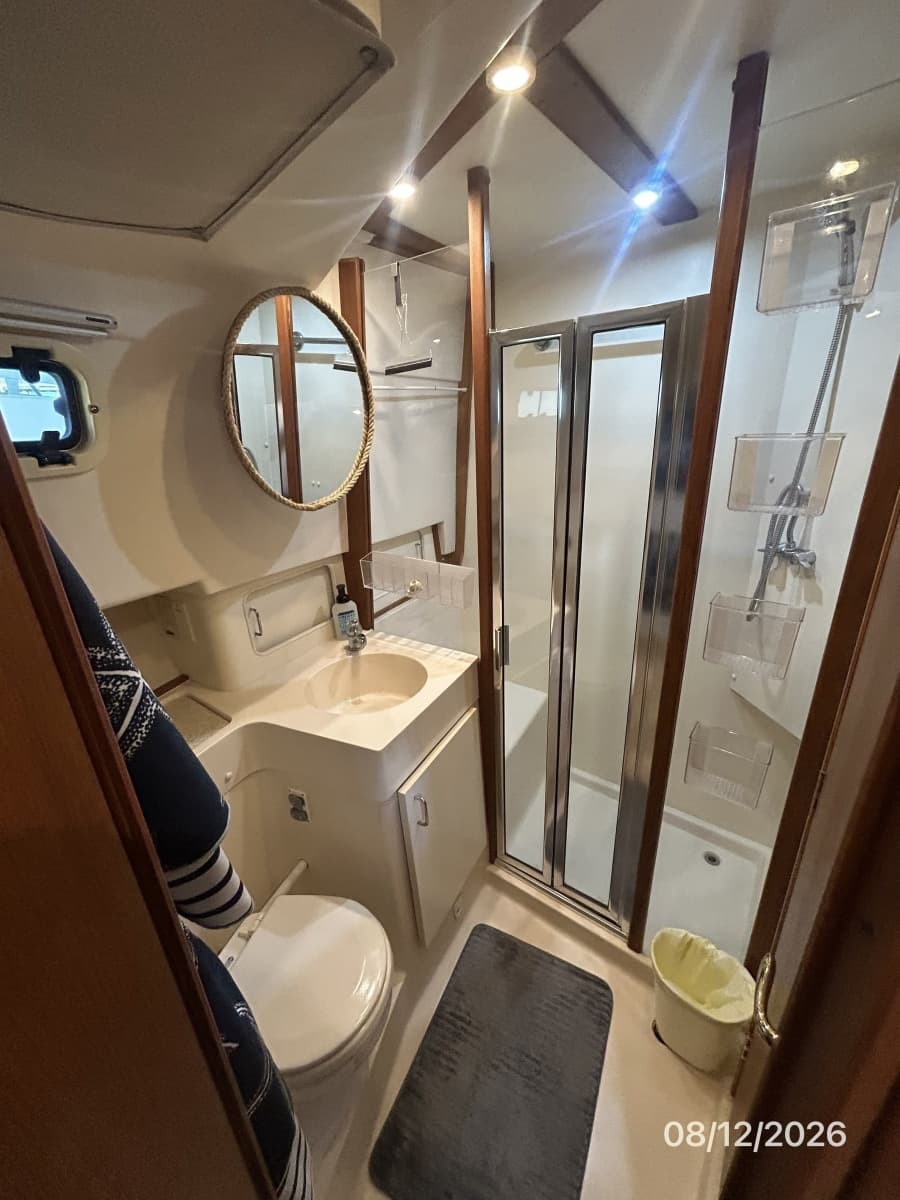 2002 Mainship 390 - Photo 65