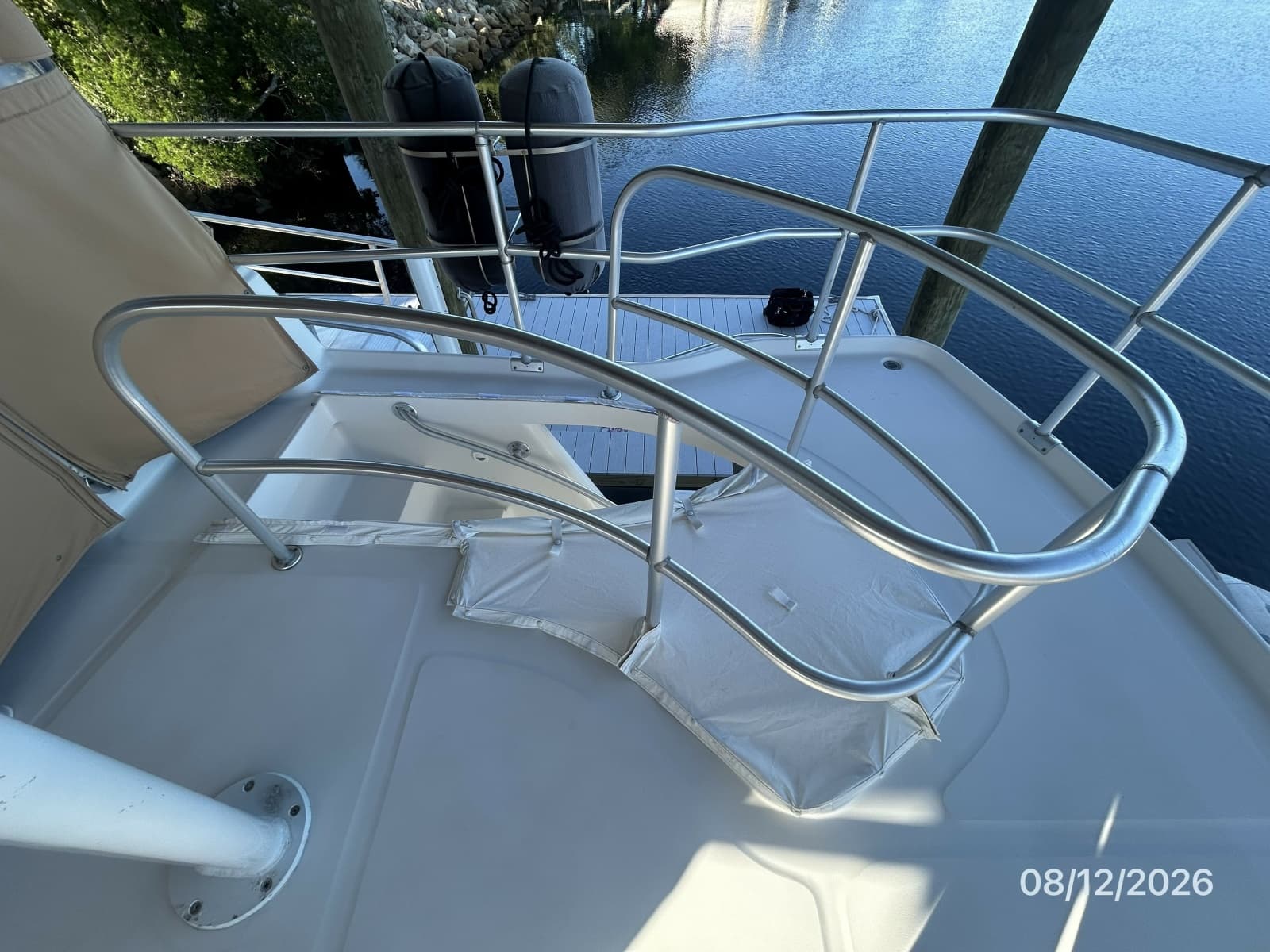 2002 Mainship 390 - Photo 36