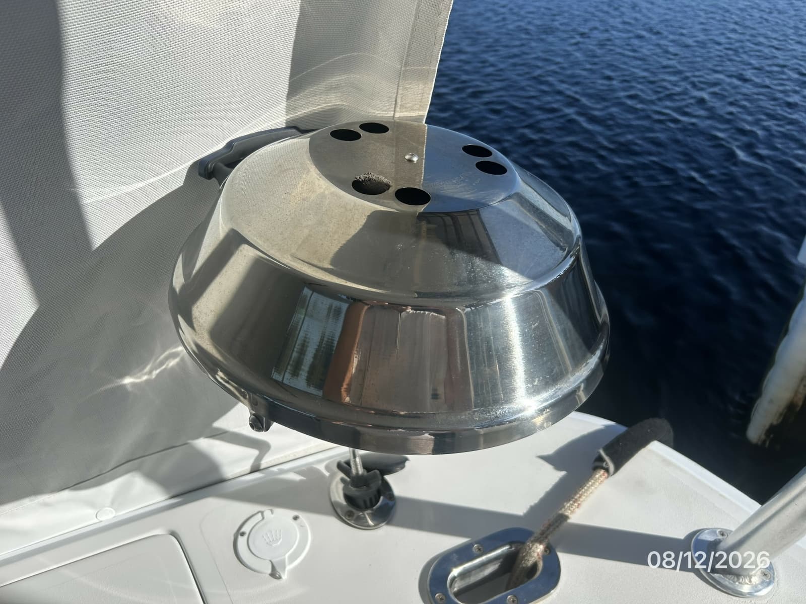 2002 Mainship 390 - Photo 46