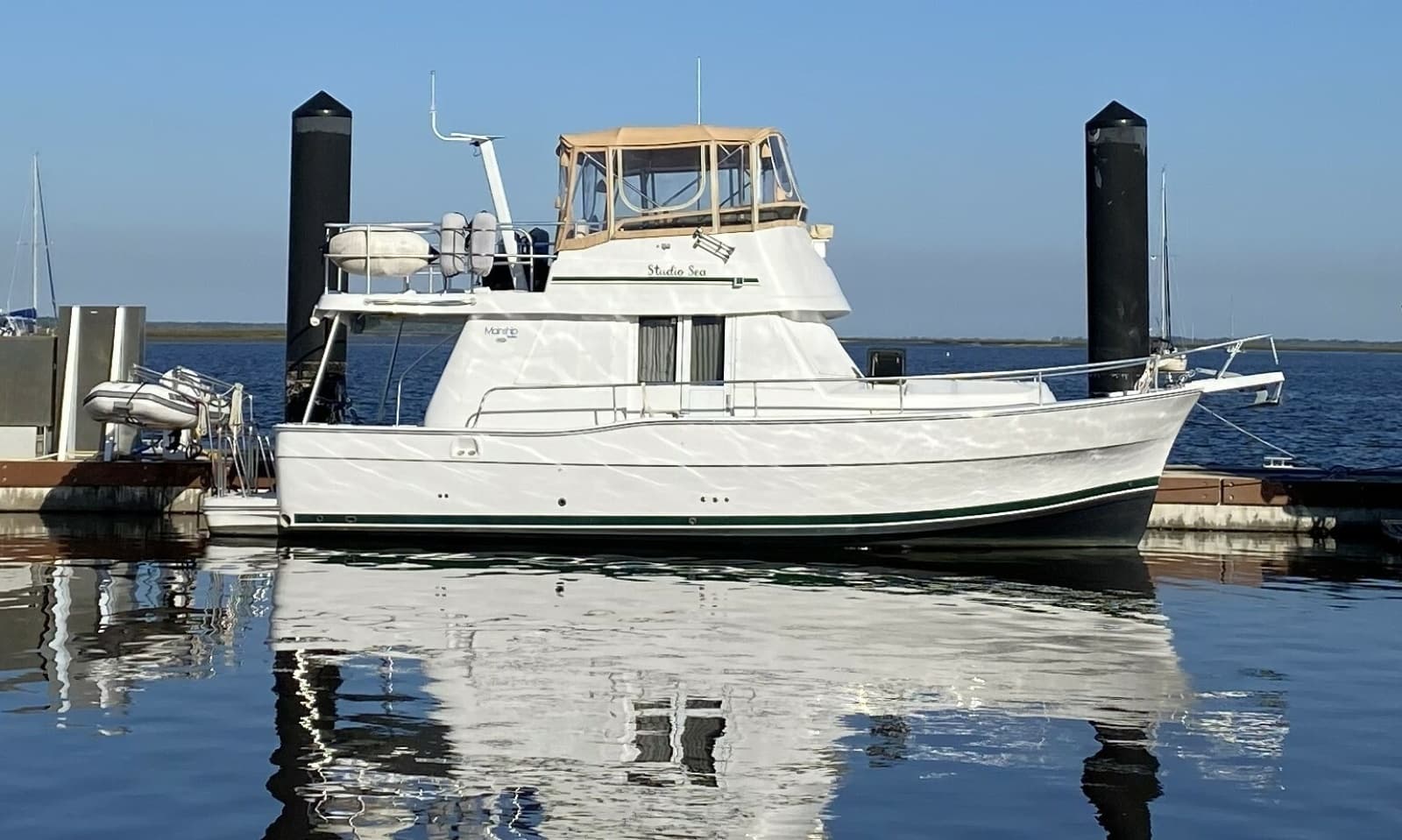2002 Mainship 390 - Photo 1