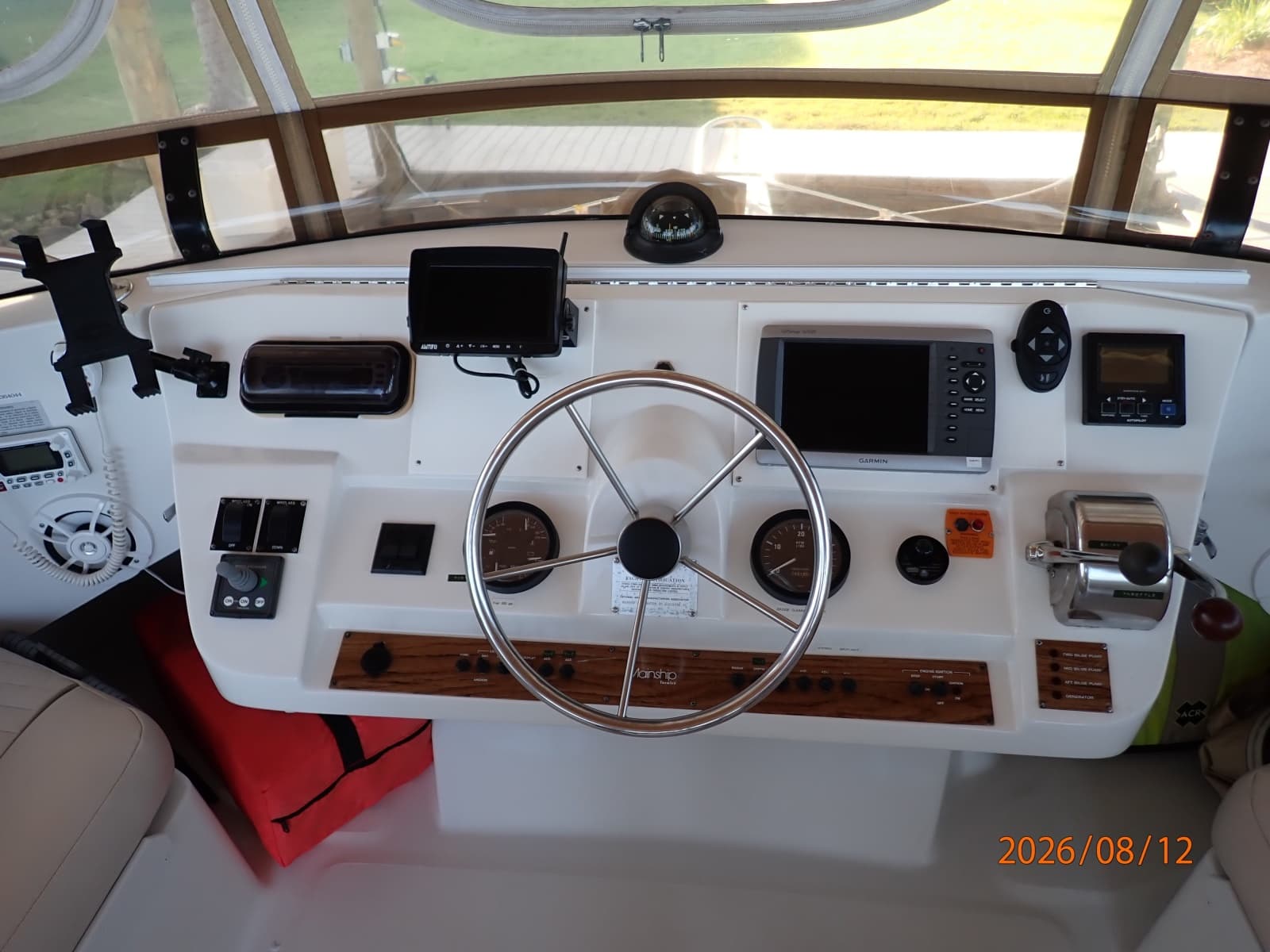 2002 Mainship 390 - Photo 24