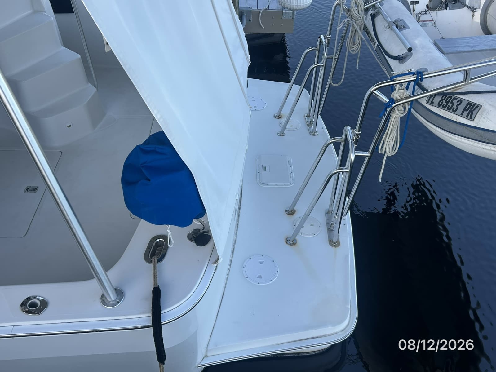 2002 Mainship 390 - Photo 47