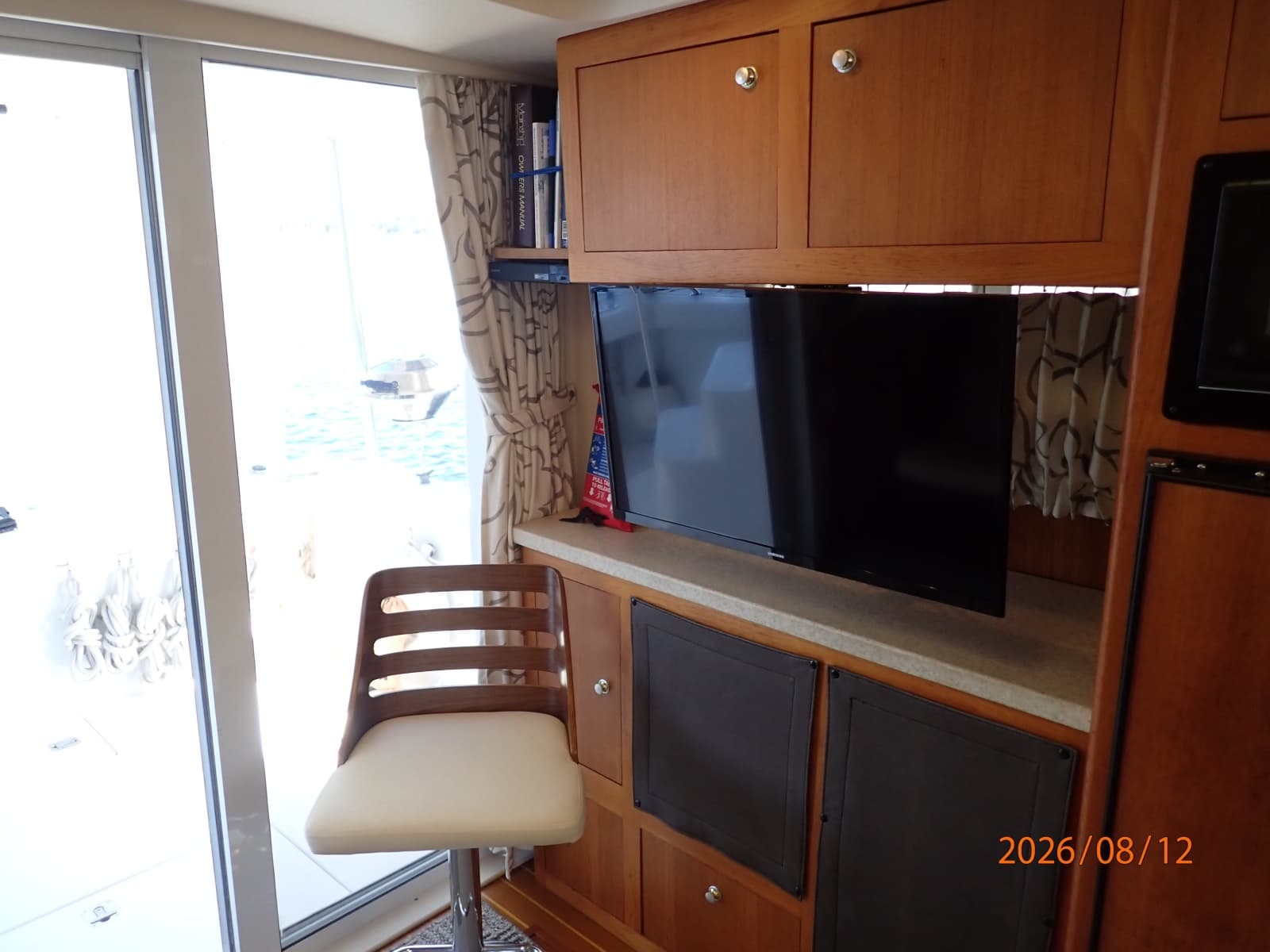 2002 Mainship 390 - Photo 53