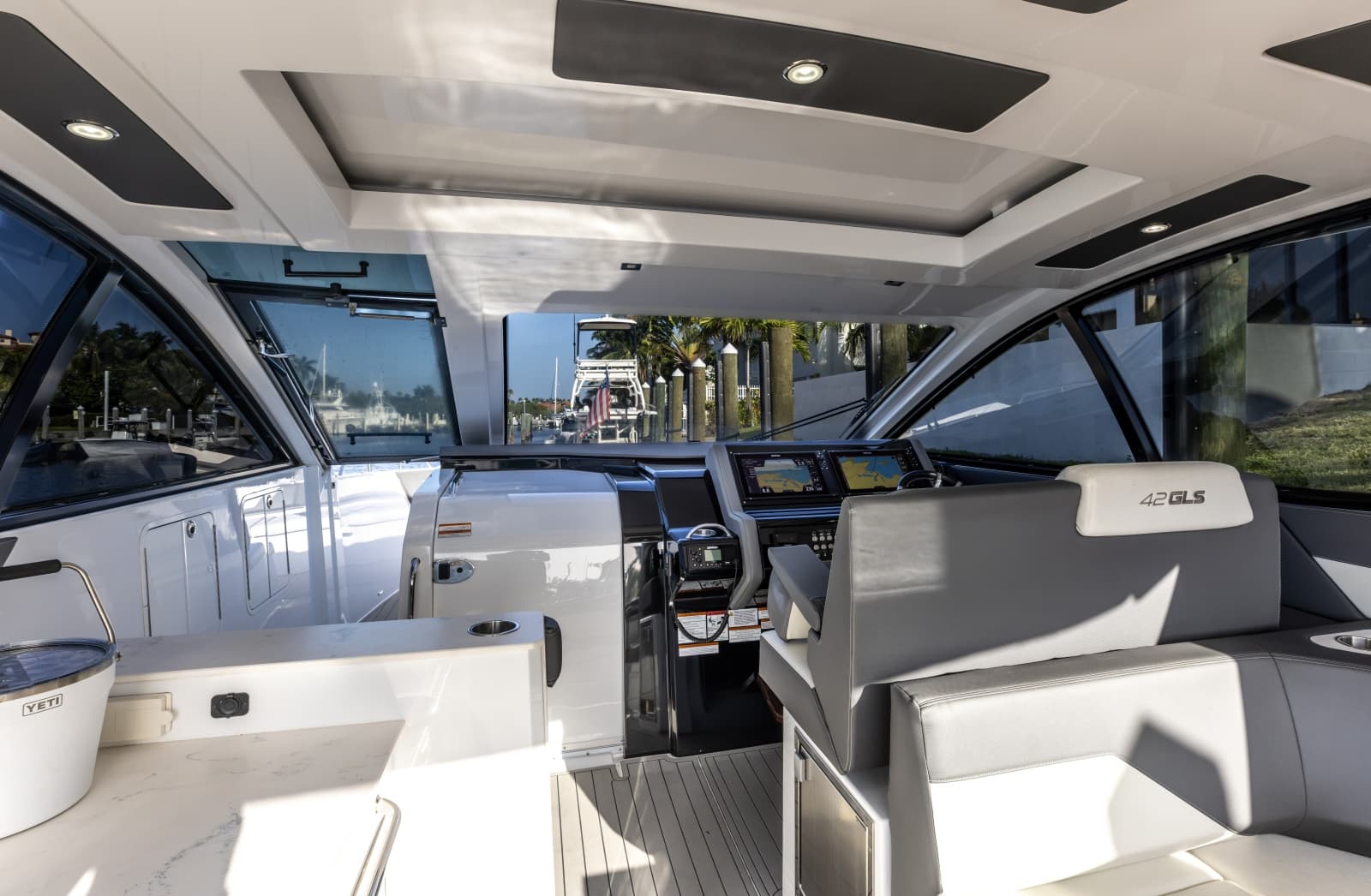 2021 Cruisers Yachts 42 GLS OB - Photo 9