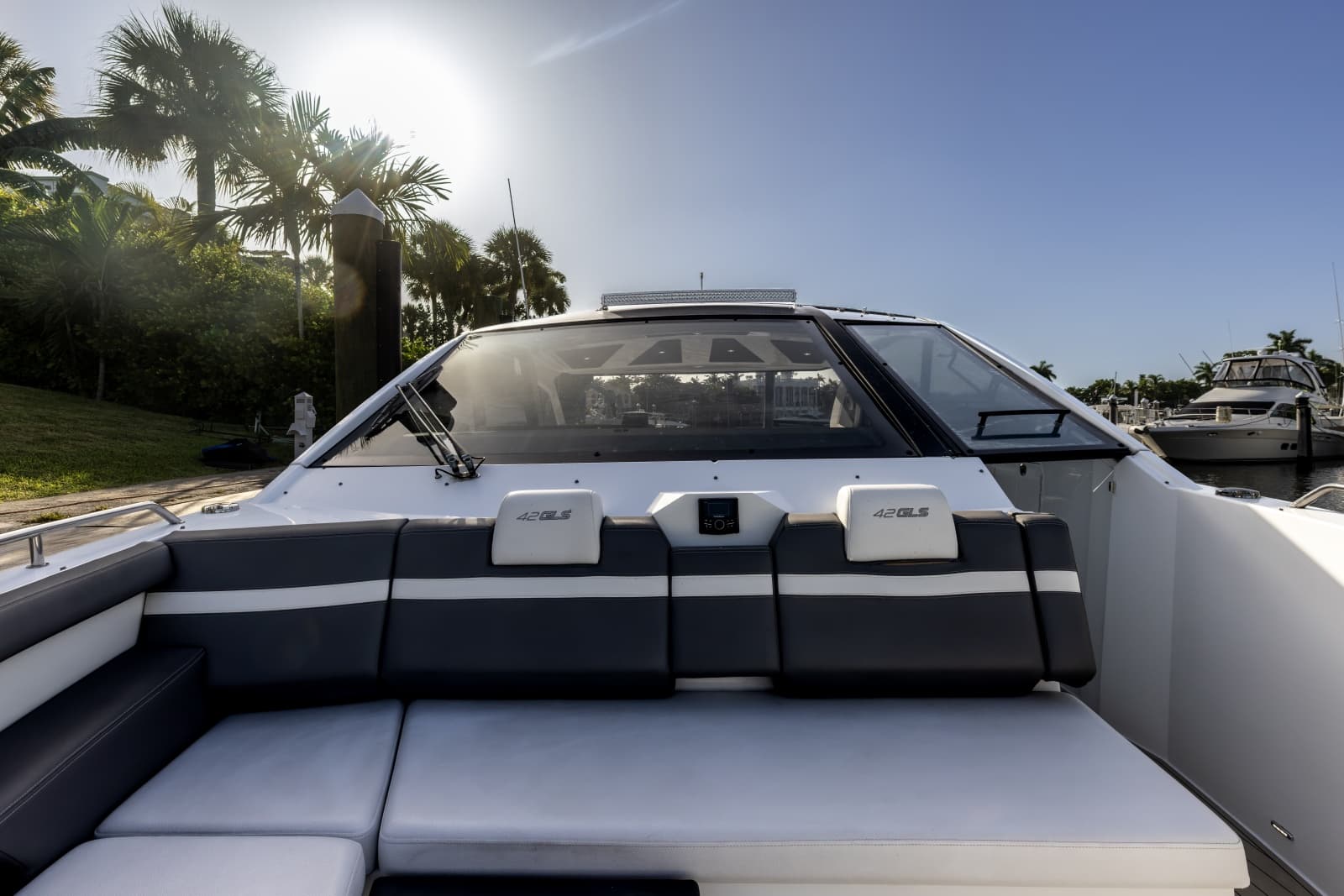 2021 Cruisers Yachts 42 GLS OB - Photo 7