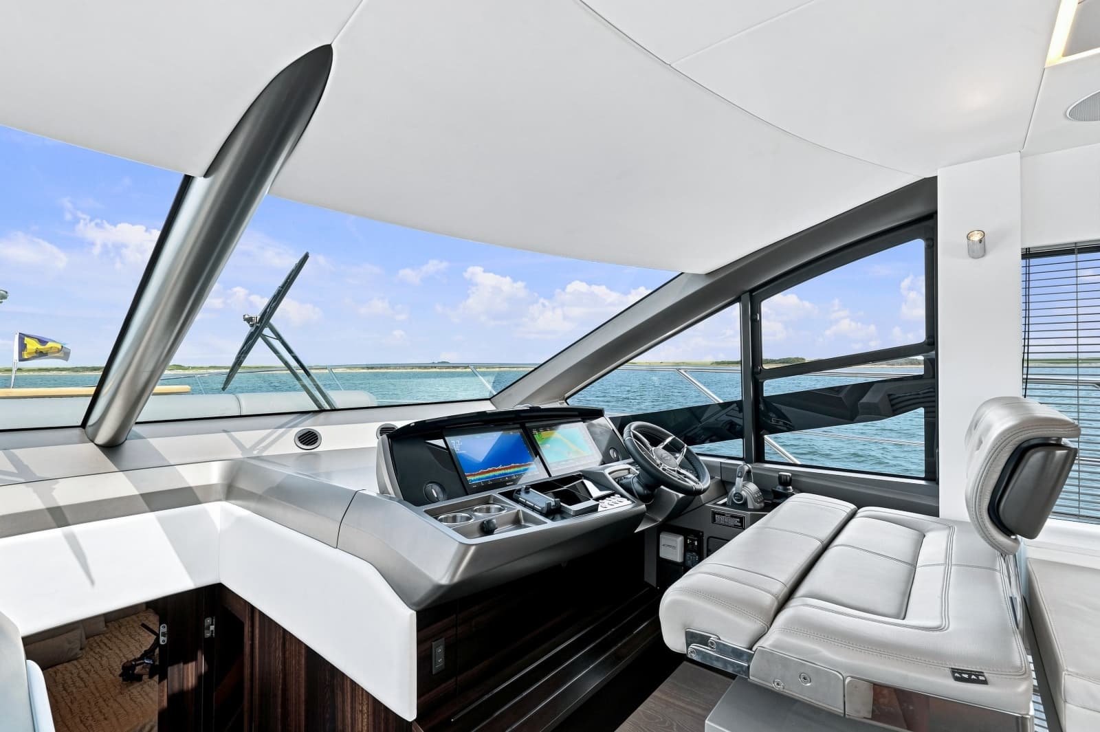 2025 Sunseeker Manhattan 55 - Photo 11