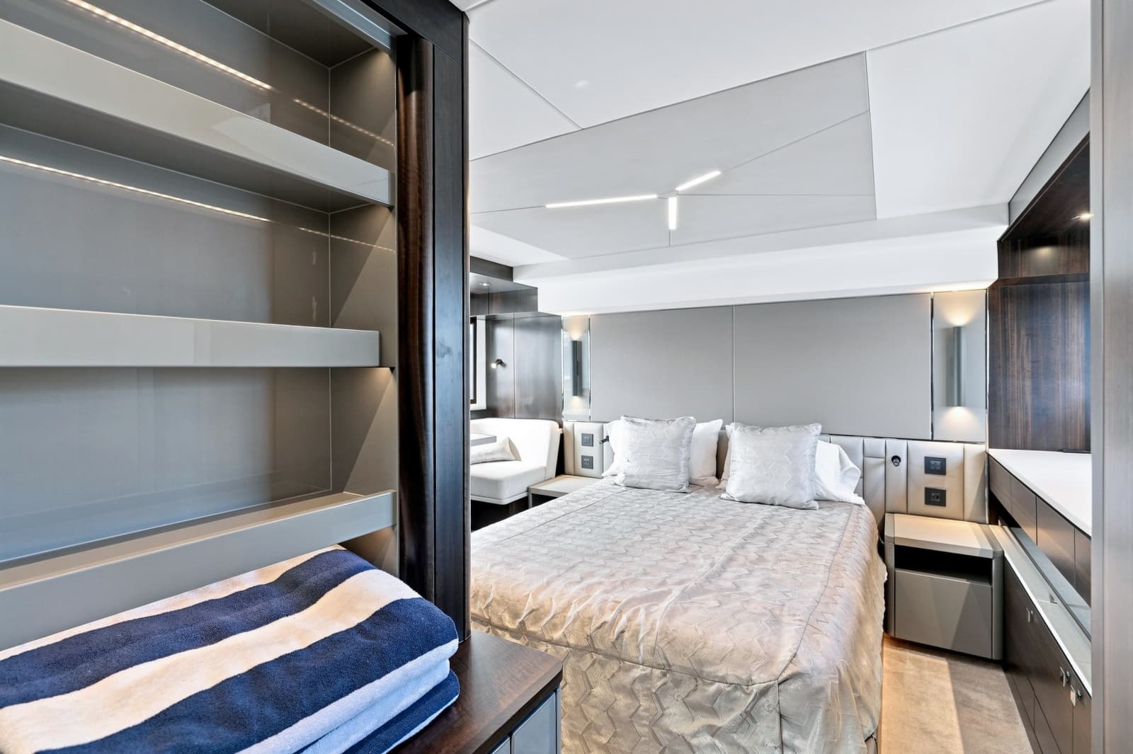 2025 Sunseeker Manhattan 55 - Photo 22