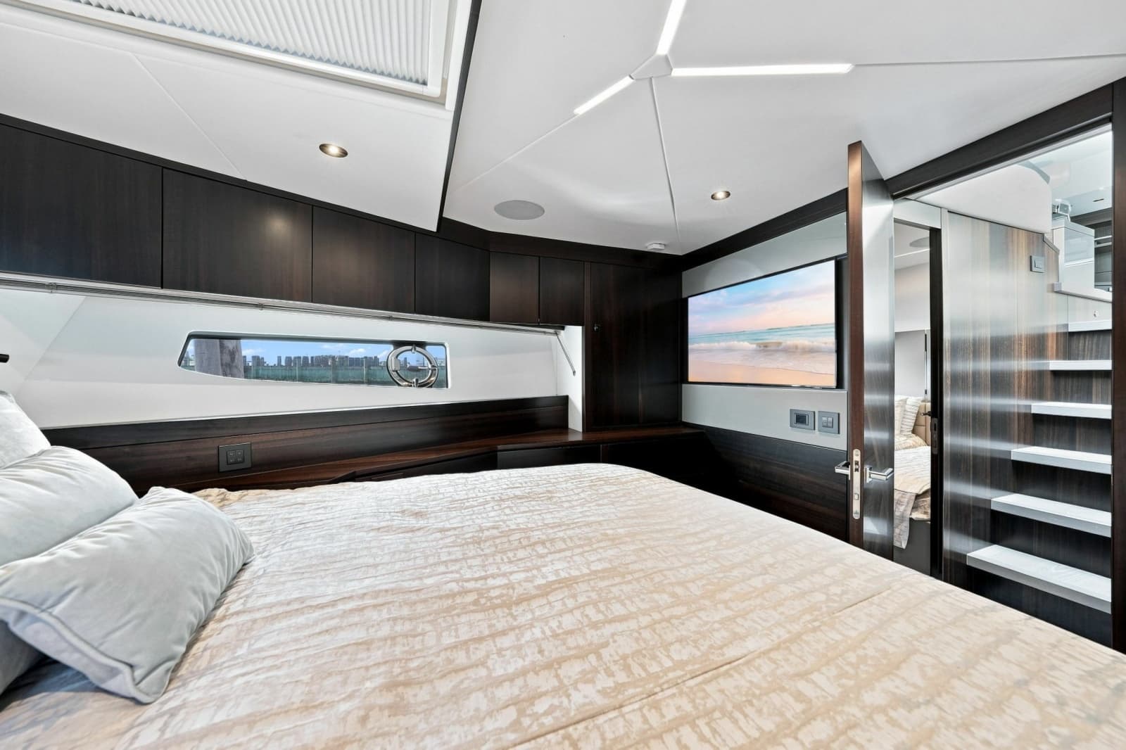 2025 Sunseeker Manhattan 55 - Photo 12