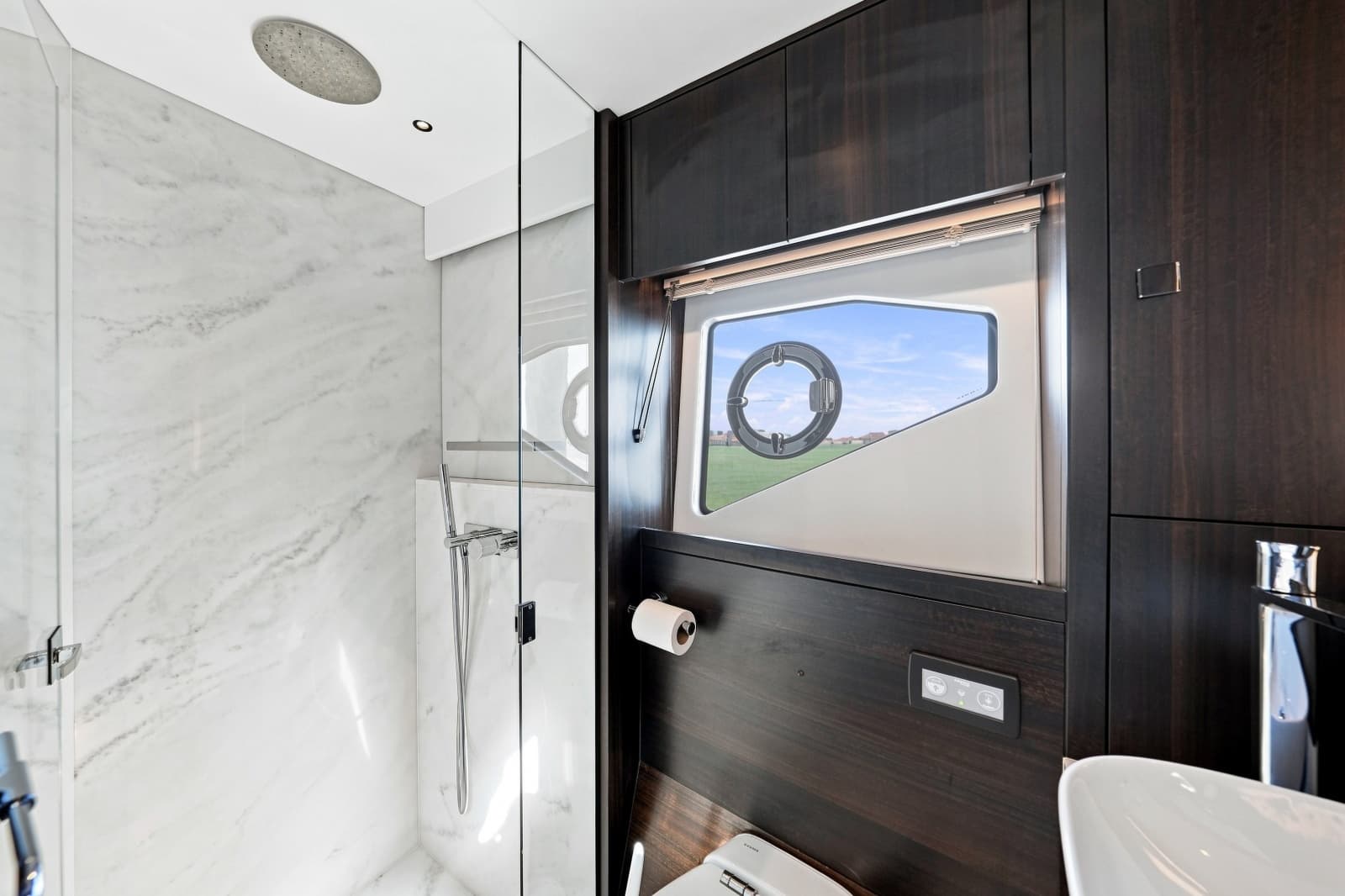 2025 Sunseeker Manhattan 55 - Photo 18