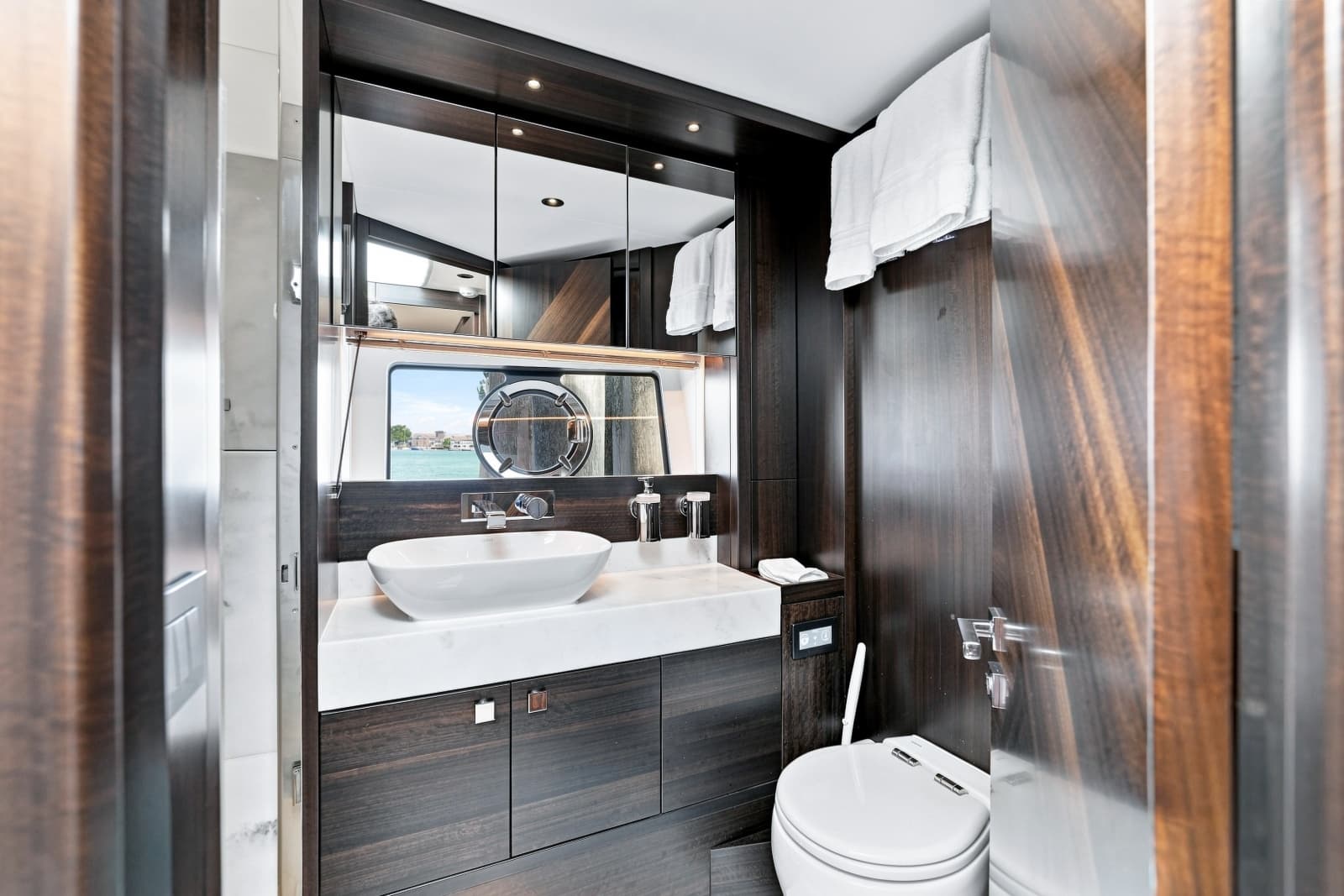 2025 Sunseeker Manhattan 55 - Photo 14