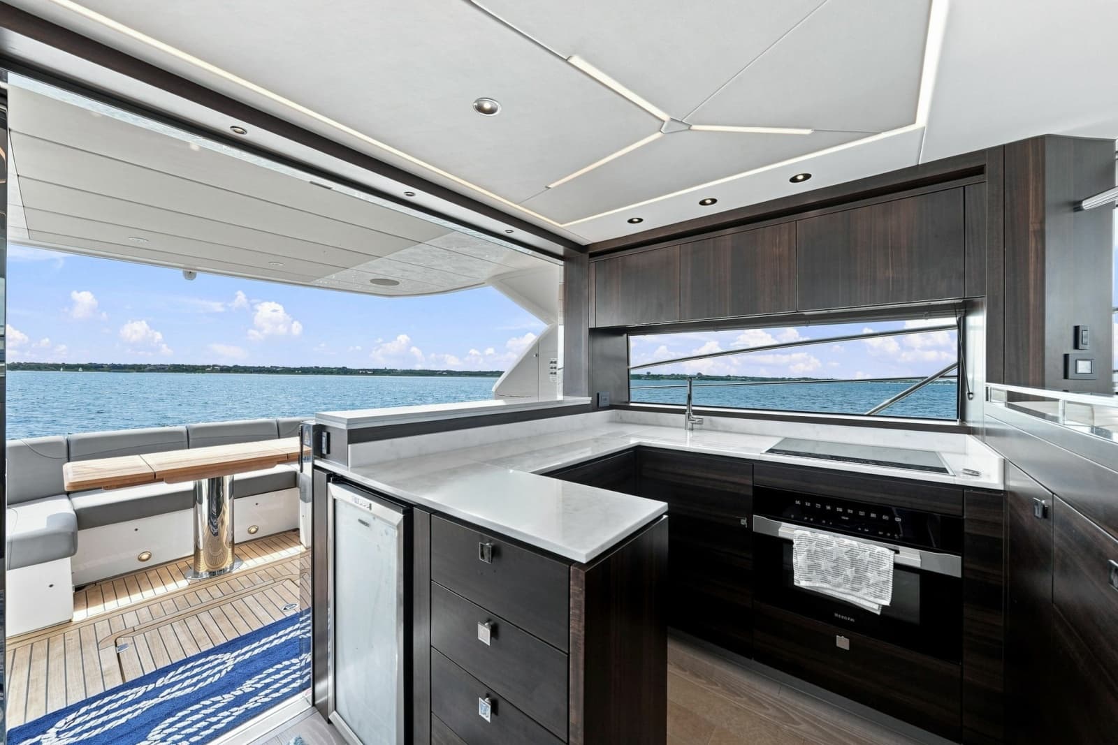 2025 Sunseeker Manhattan 55 - Photo 8
