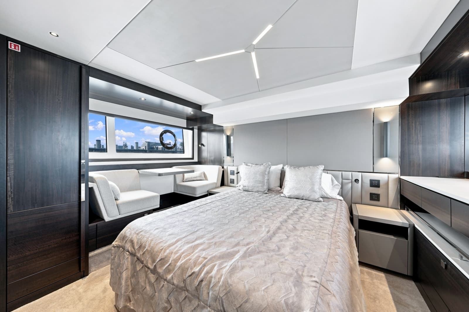 2025 Sunseeker Manhattan 55 - Photo 23