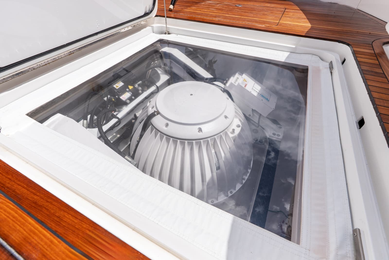 2024 Viking 72 Convertible - Photo 41