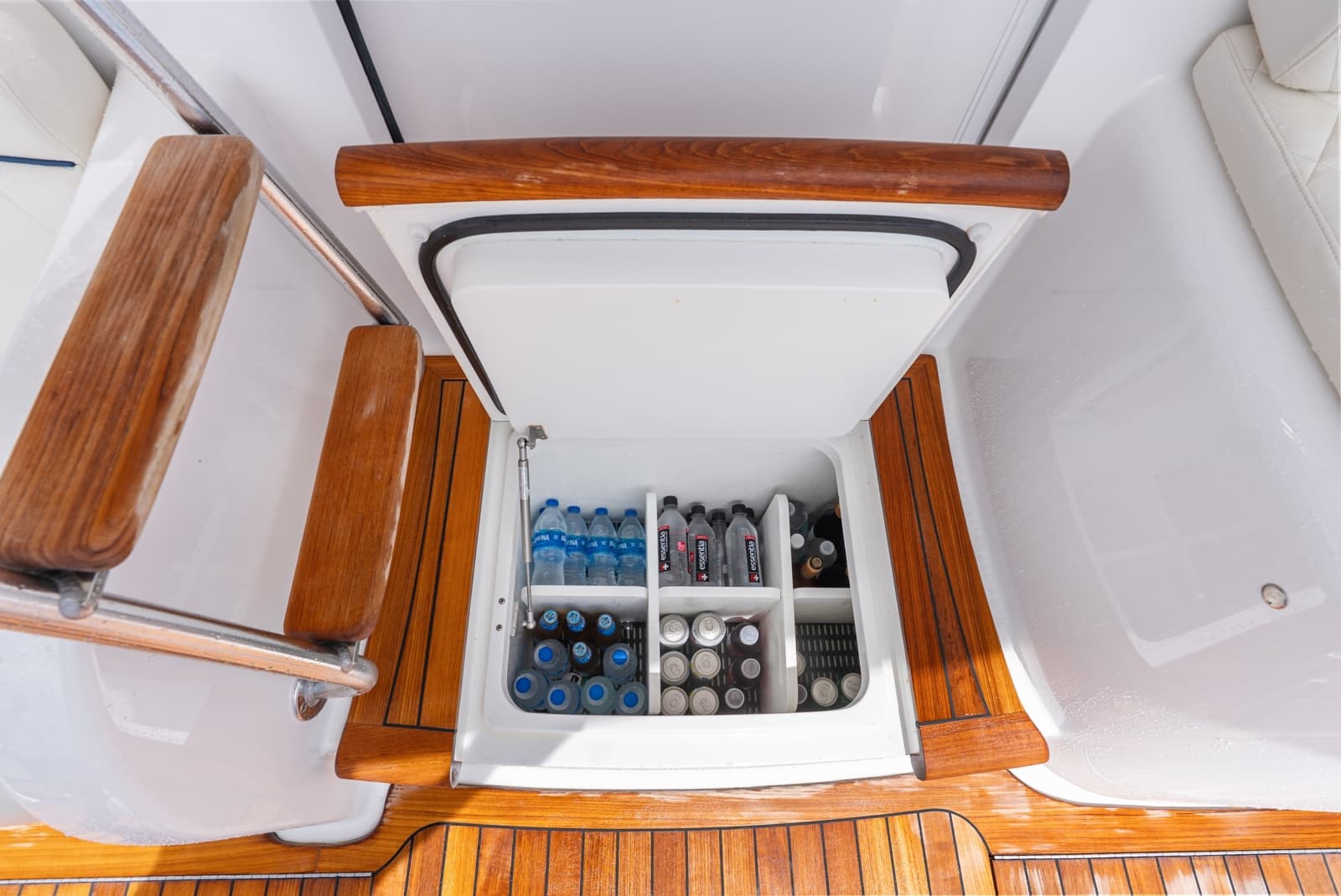 2024 Viking 72 Convertible - Photo 42
