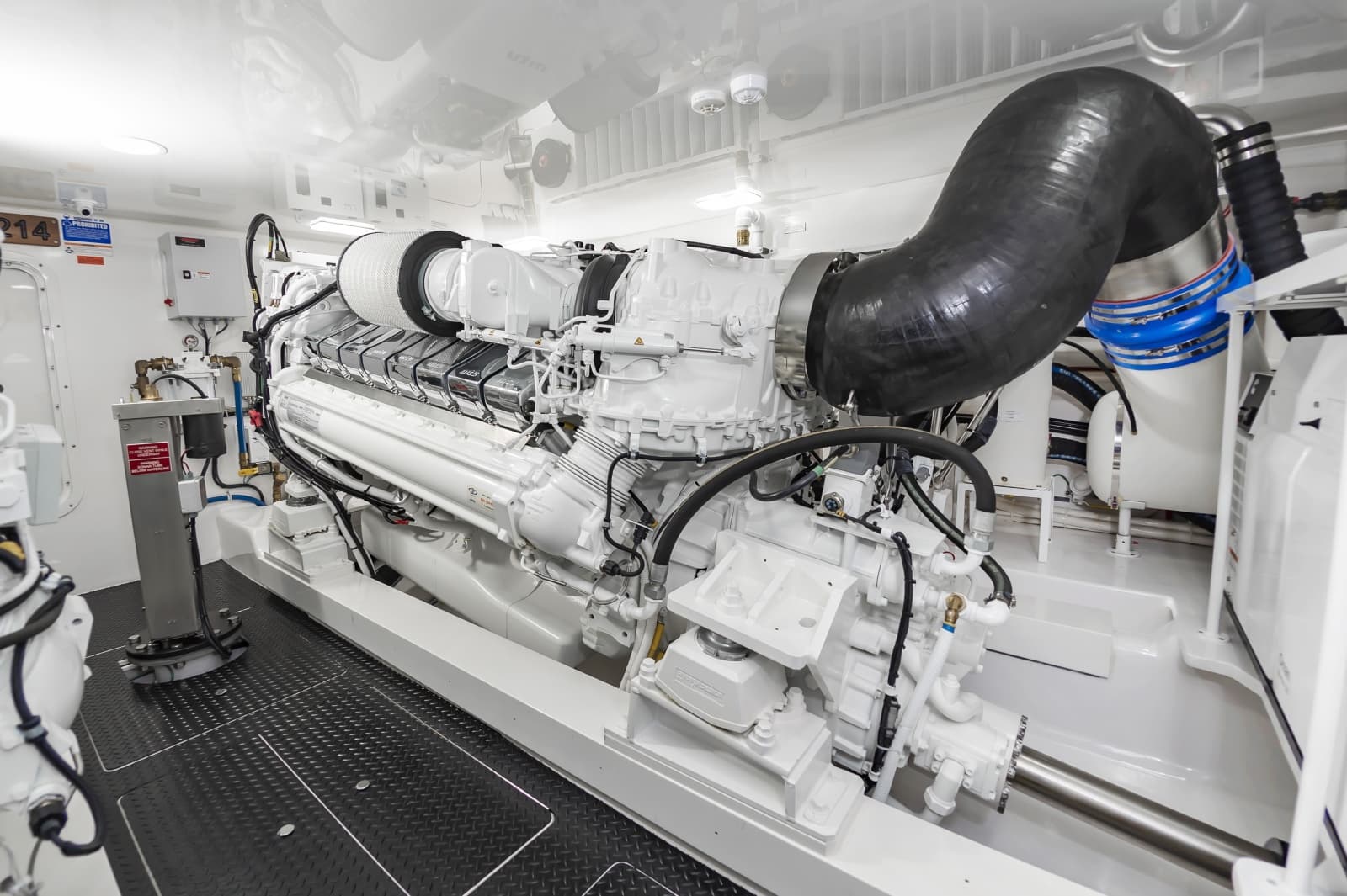 2024 Viking 72 Convertible - Photo 55