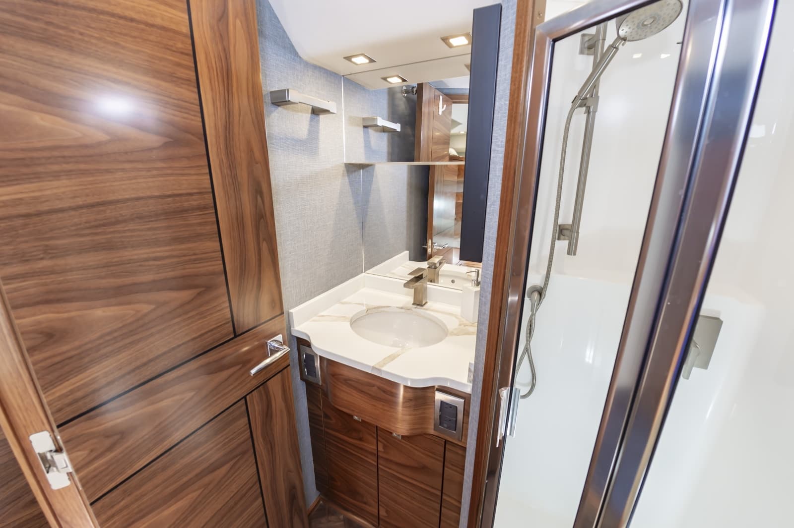 2024 Viking 72 Convertible - Photo 49
