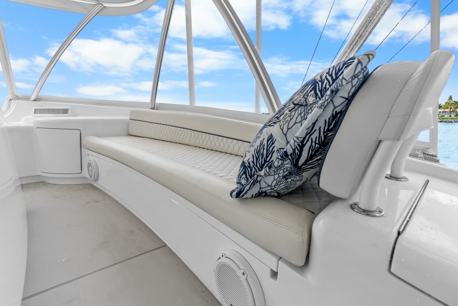 2024 Viking 72 Convertible - Photo 50