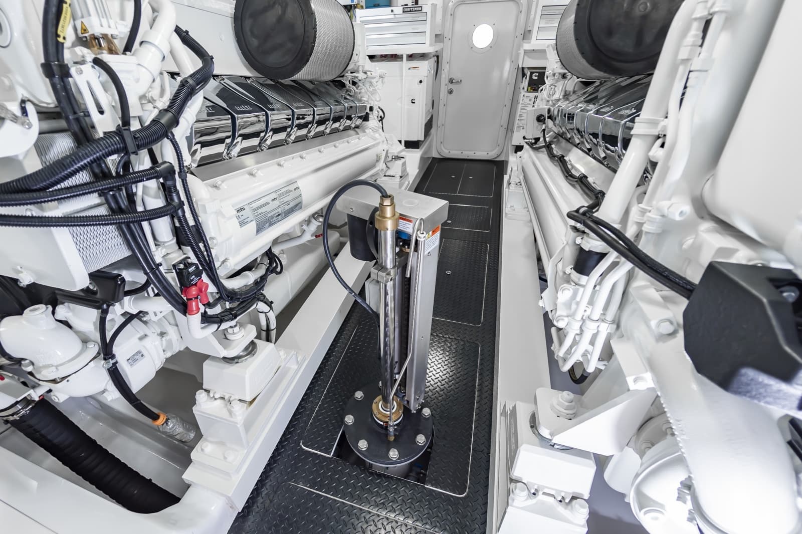 2024 Viking 72 Convertible - Photo 54