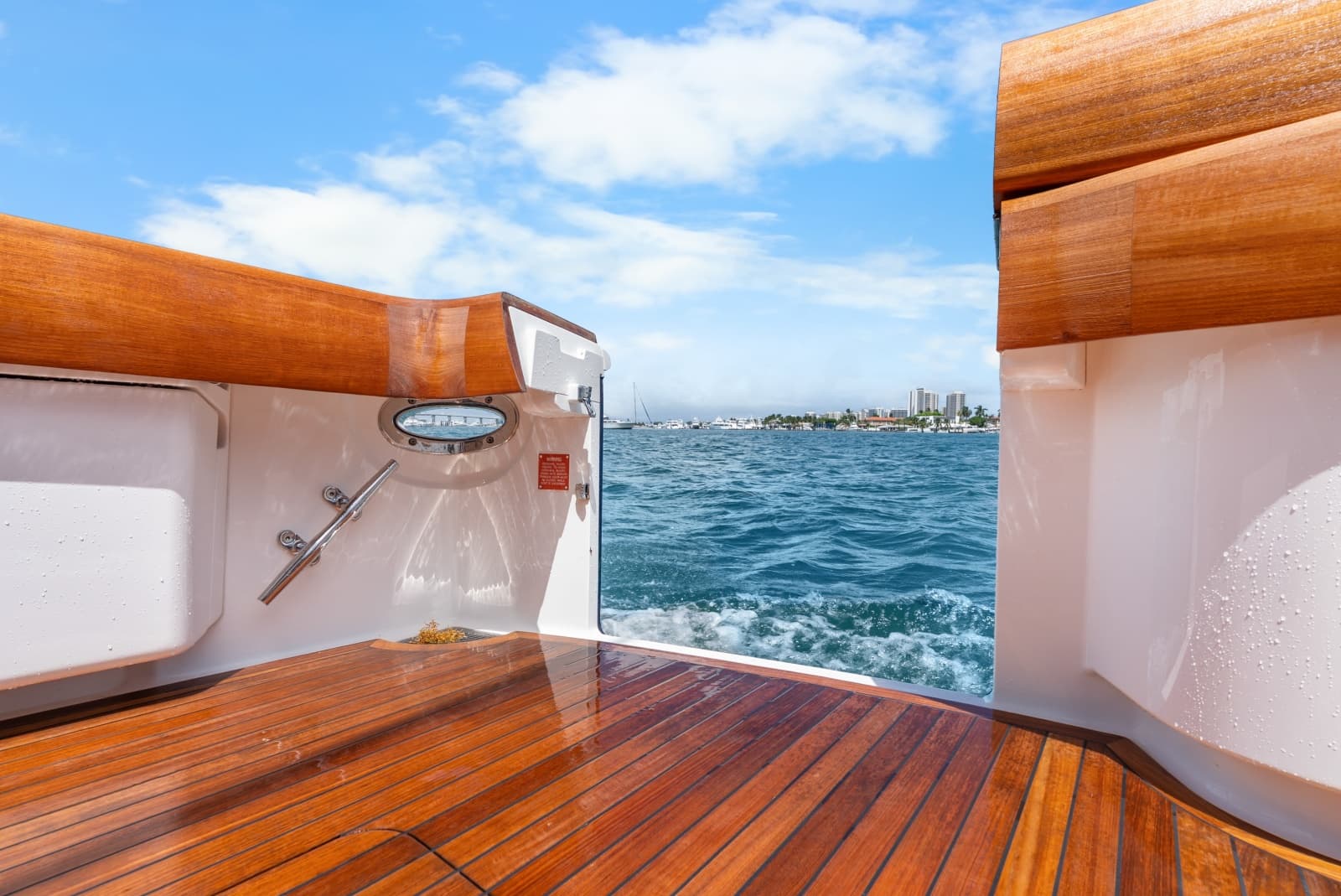 2024 Viking 72 Convertible - Photo 33