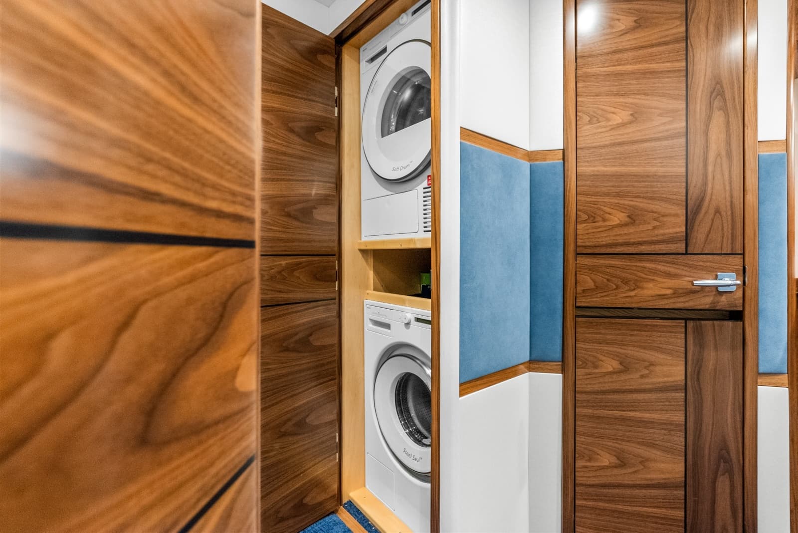 2024 Viking 72 Convertible - Photo 84