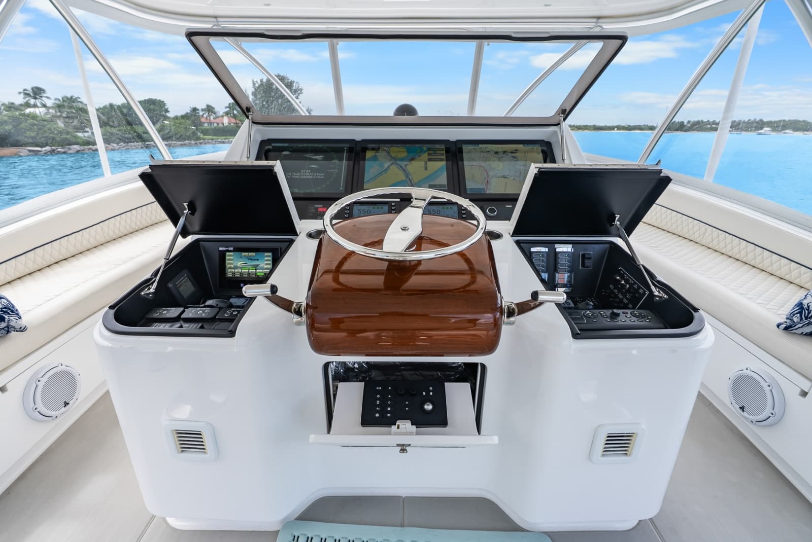 2024 Viking 72 Convertible - Photo 55