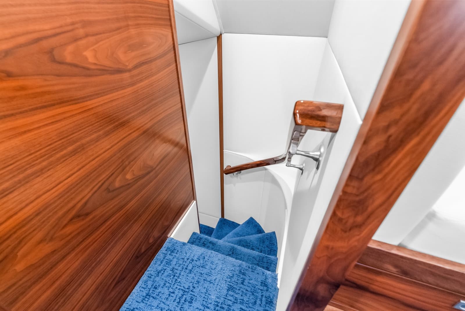2024 Viking 72 Convertible - Photo 69