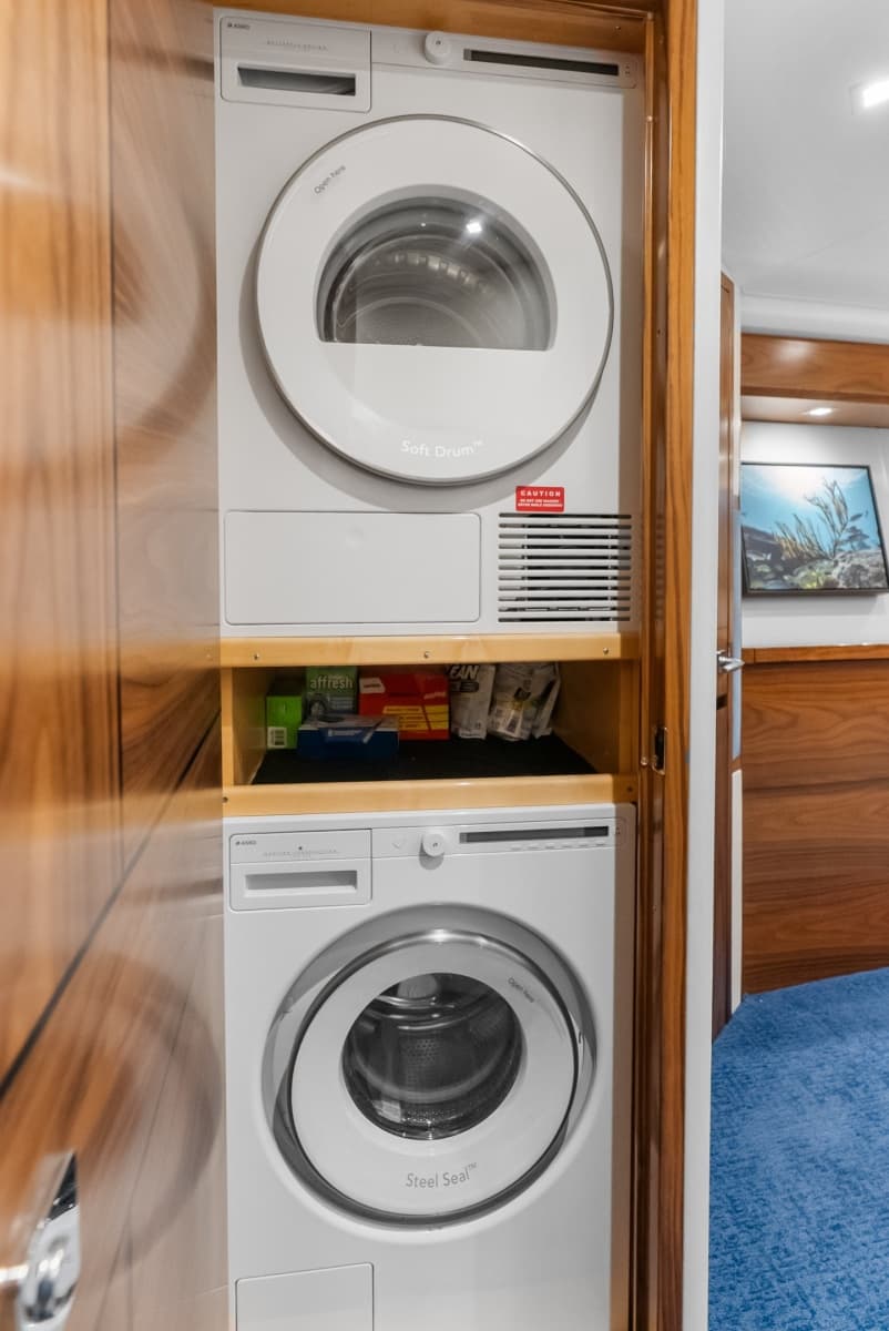 2024 Viking 72 Convertible - Photo 83