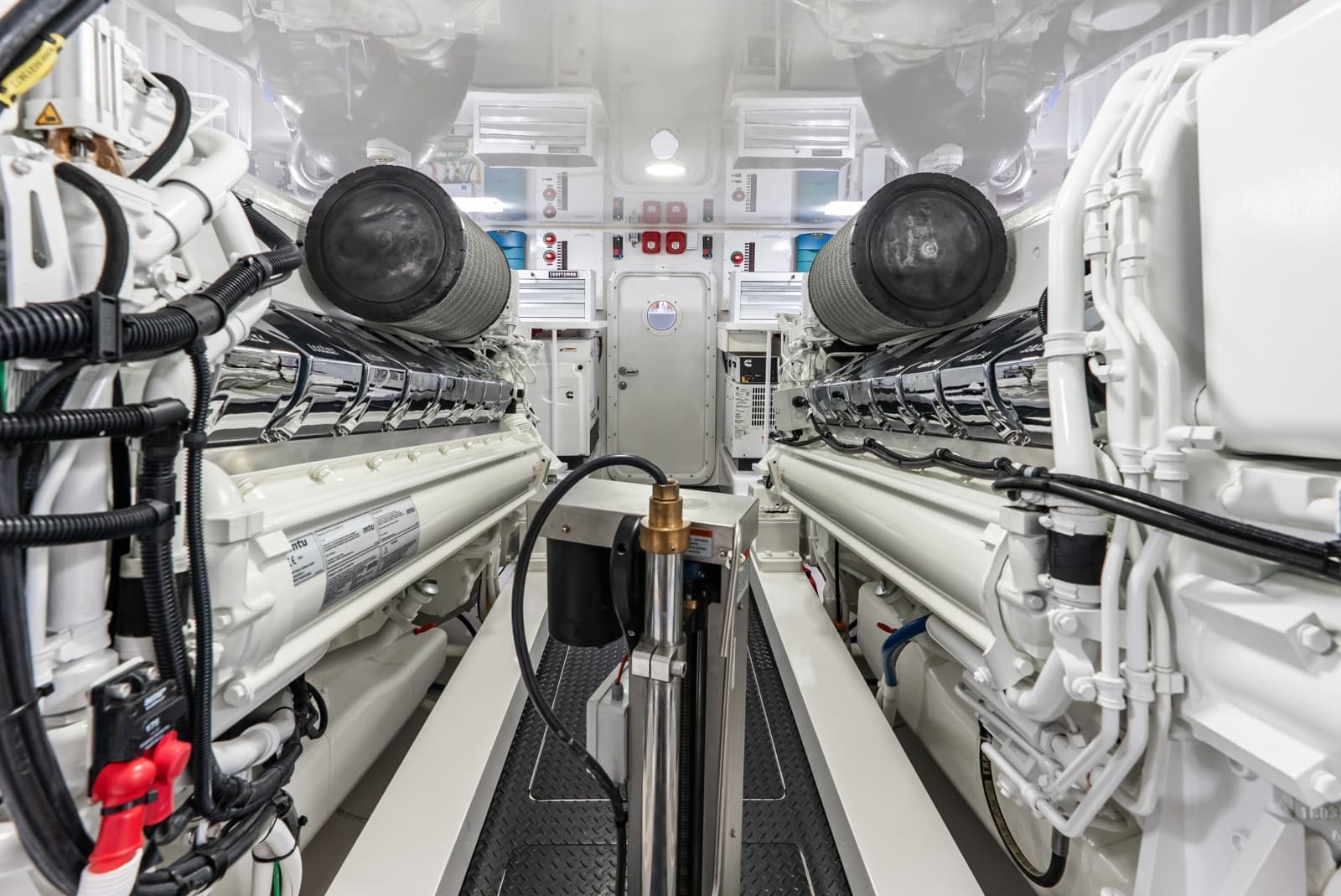 2024 Viking 72 Convertible - Photo 127
