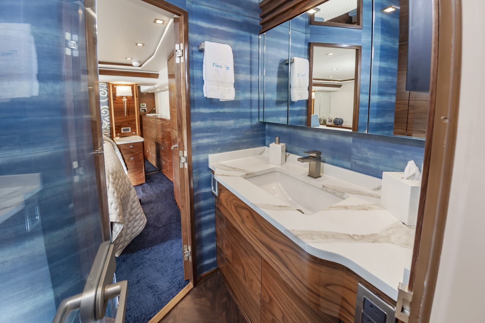 2024 Viking 72 Convertible - Photo 40