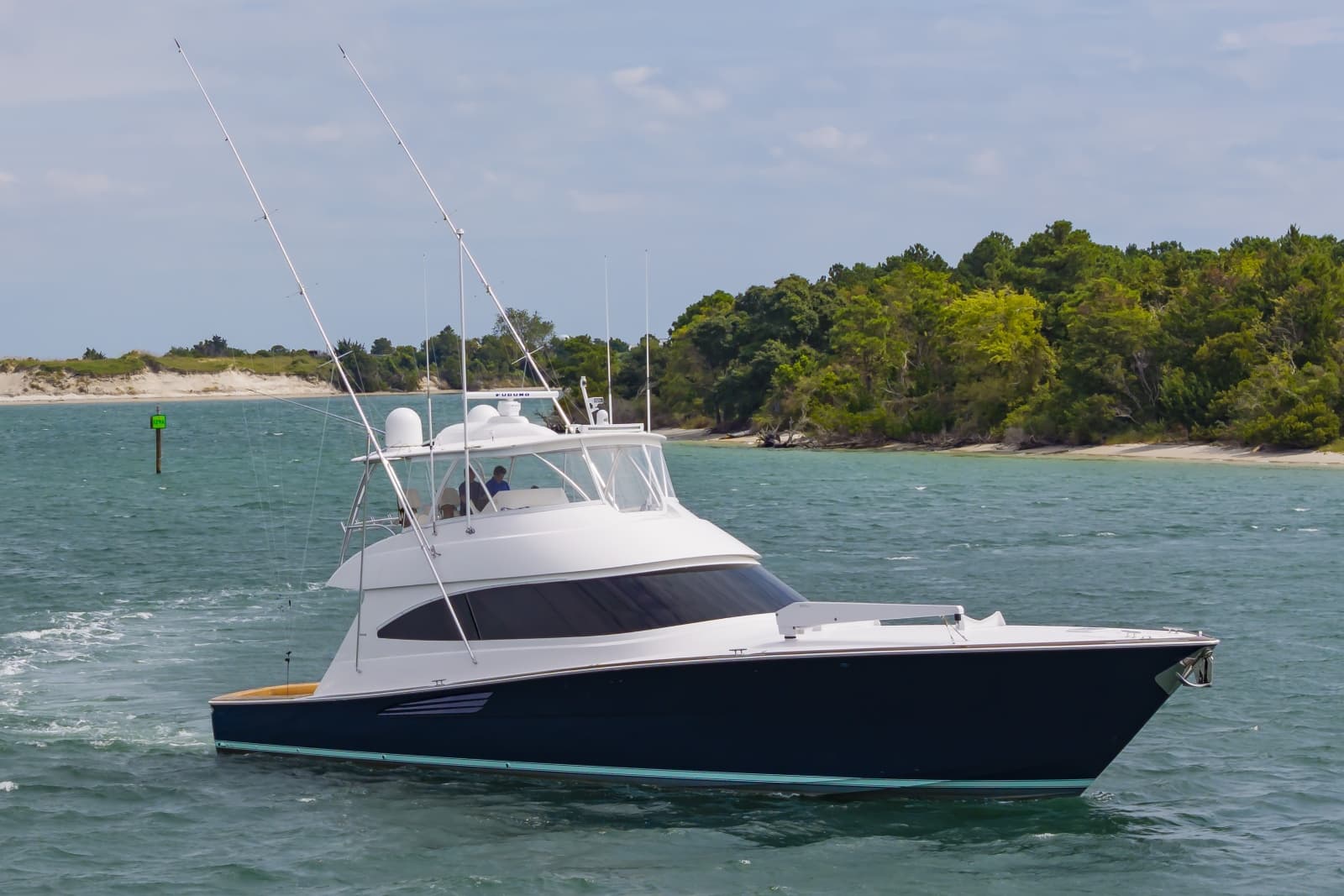 2024 Viking 72 Convertible - Photo 7