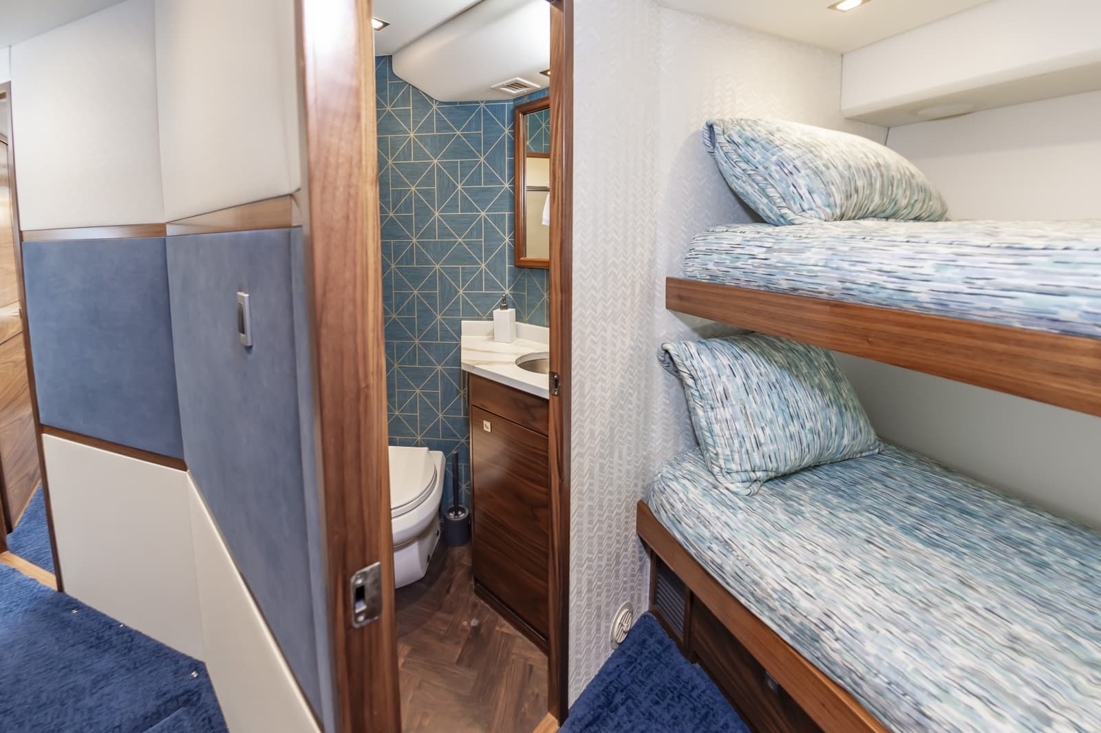 2024 Viking 72 Convertible - Photo 41