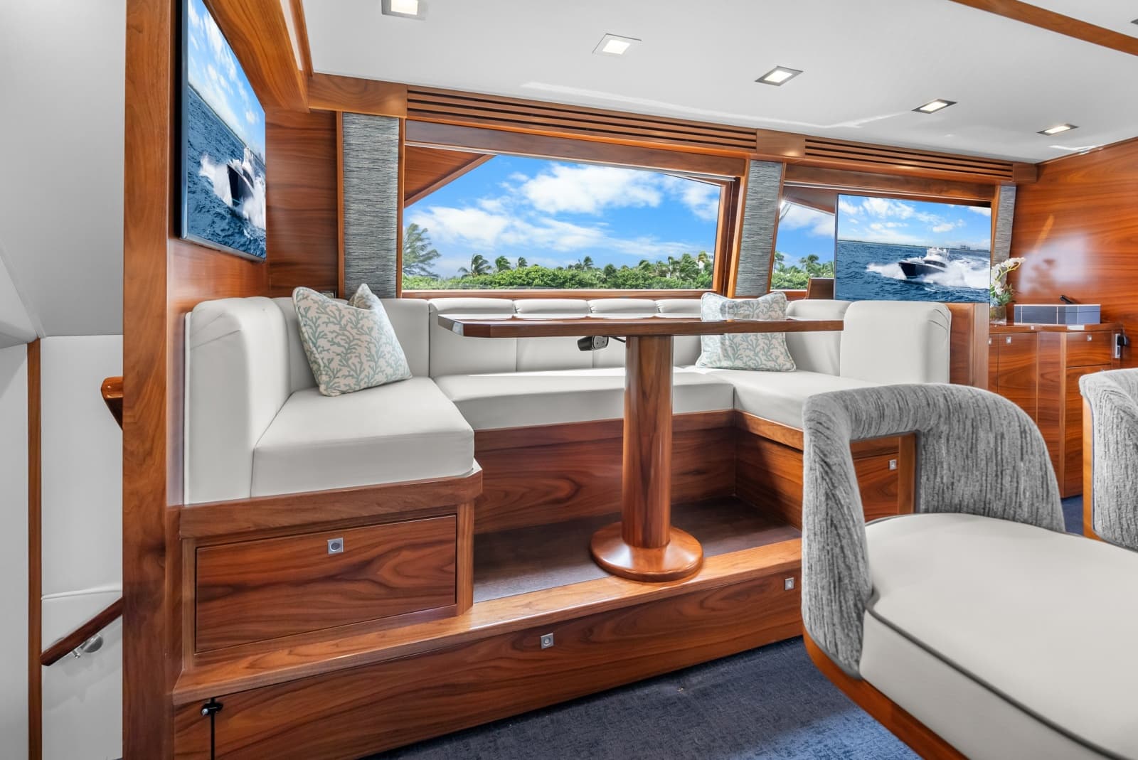 2024 Viking 72 Convertible - Photo 109