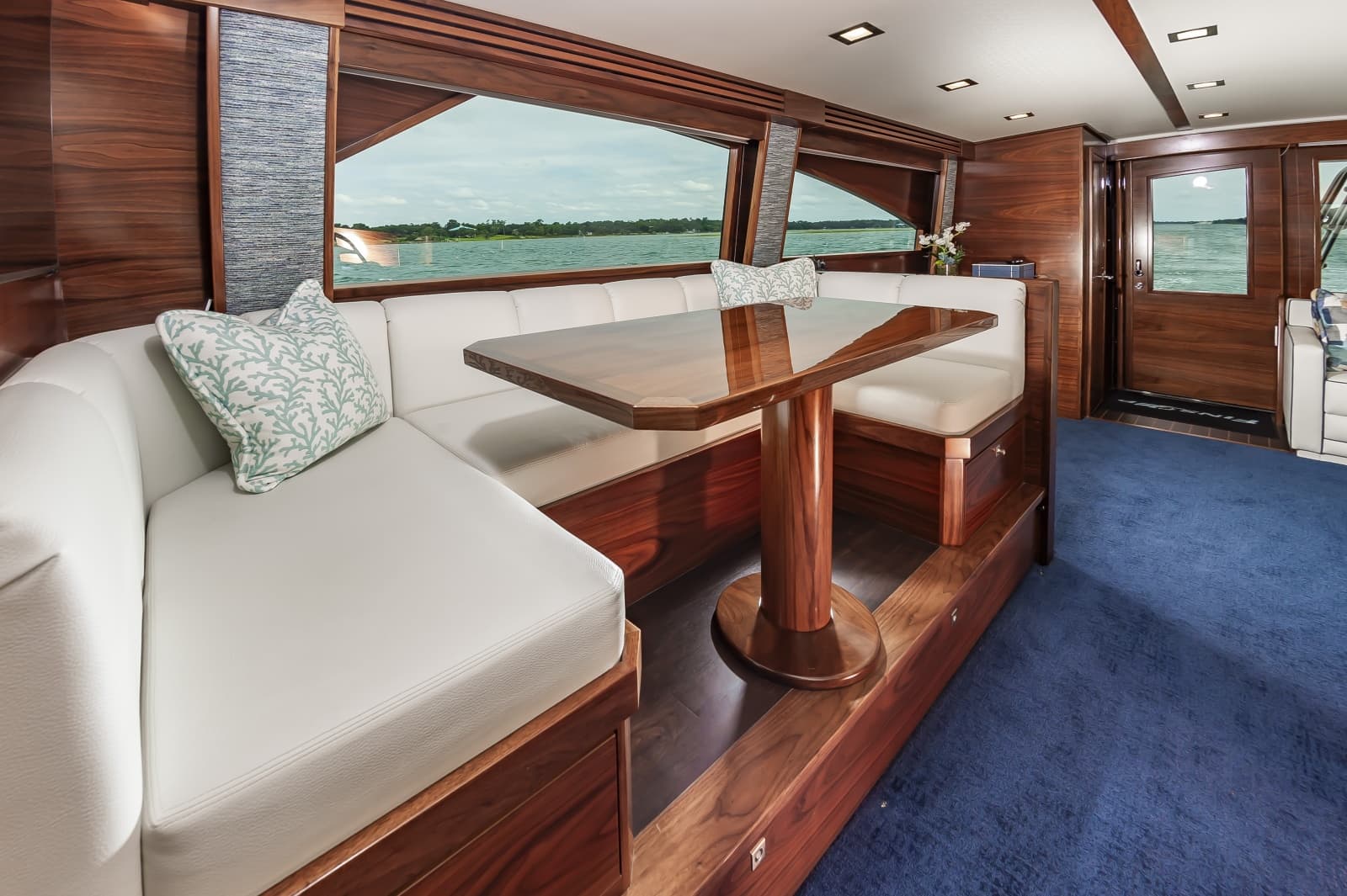 2024 Viking 72 Convertible - Photo 29