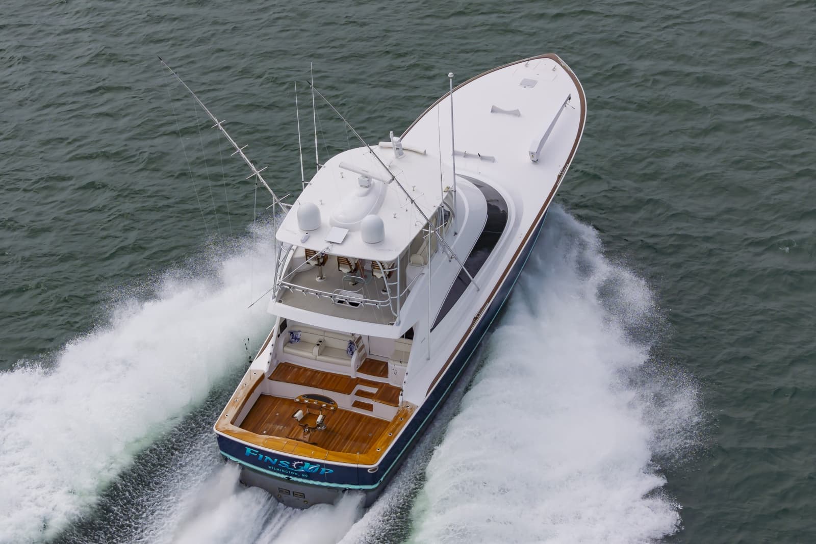 2024 Viking 72 Convertible - Photo 9