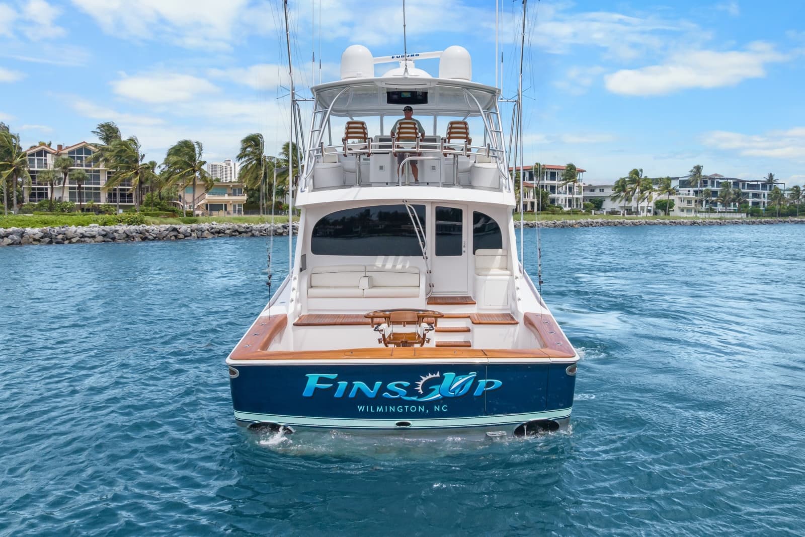 2024 Viking 72 Convertible - Photo 14