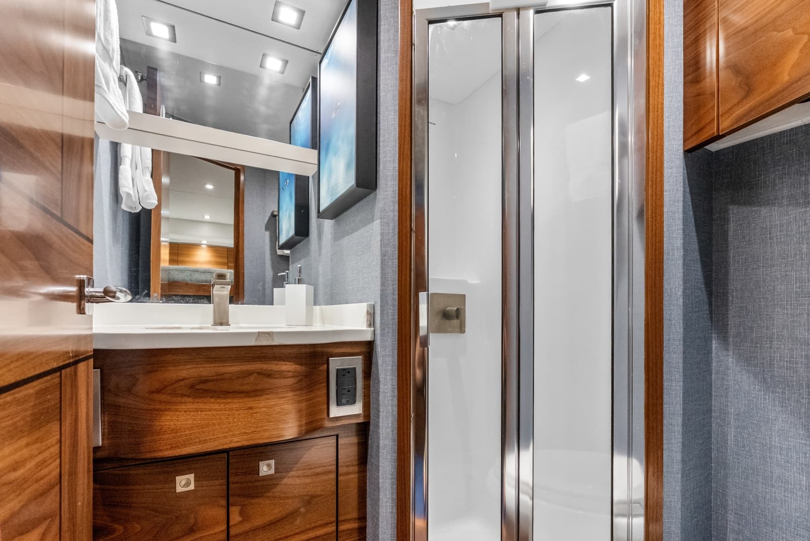 2024 Viking 72 Convertible - Photo 100
