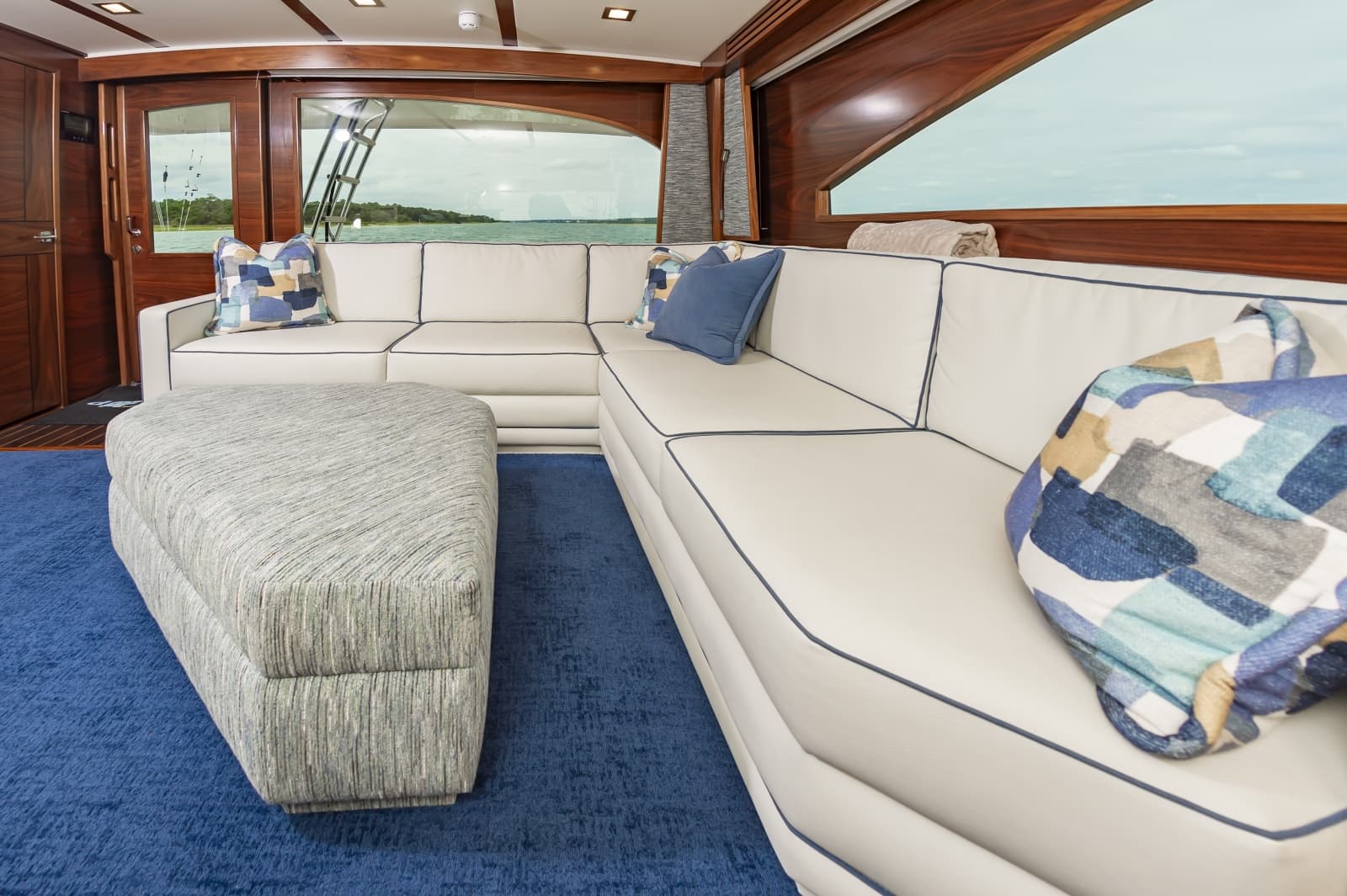 2024 Viking 72 Convertible - Photo 17