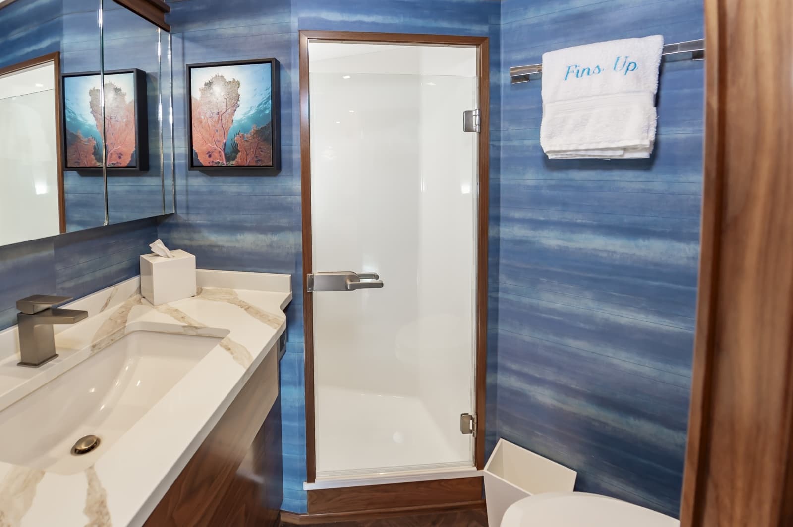 2024 Viking 72 Convertible - Photo 38