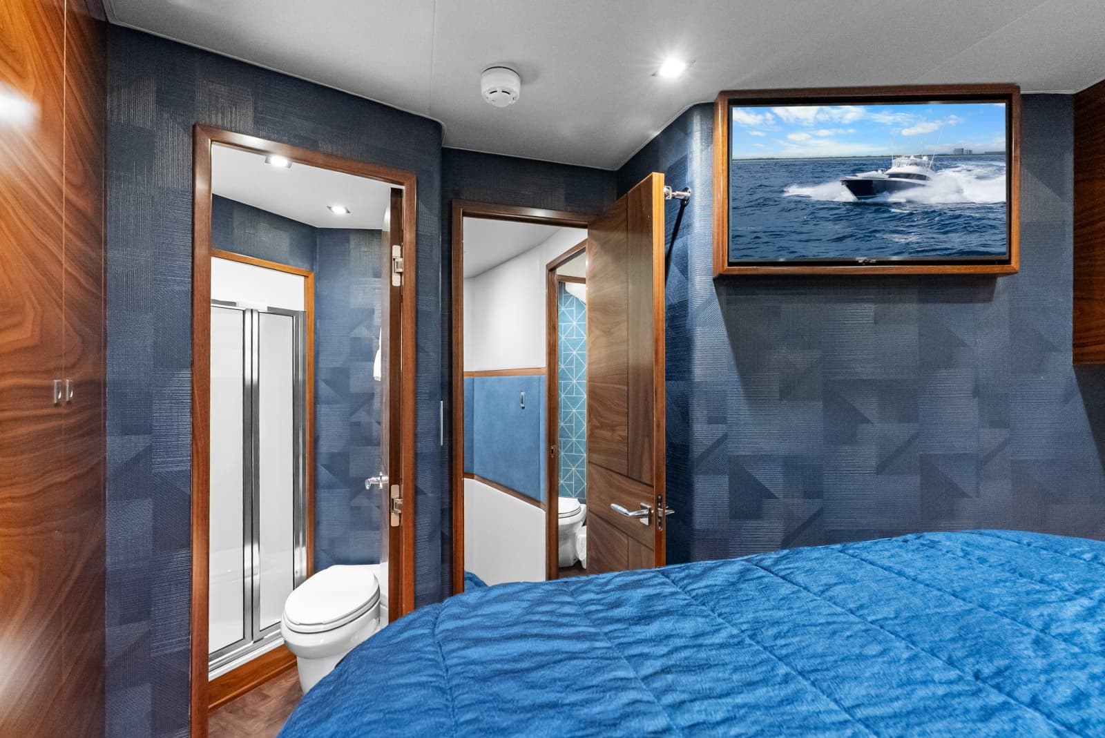 2024 Viking 72 Convertible - Photo 94