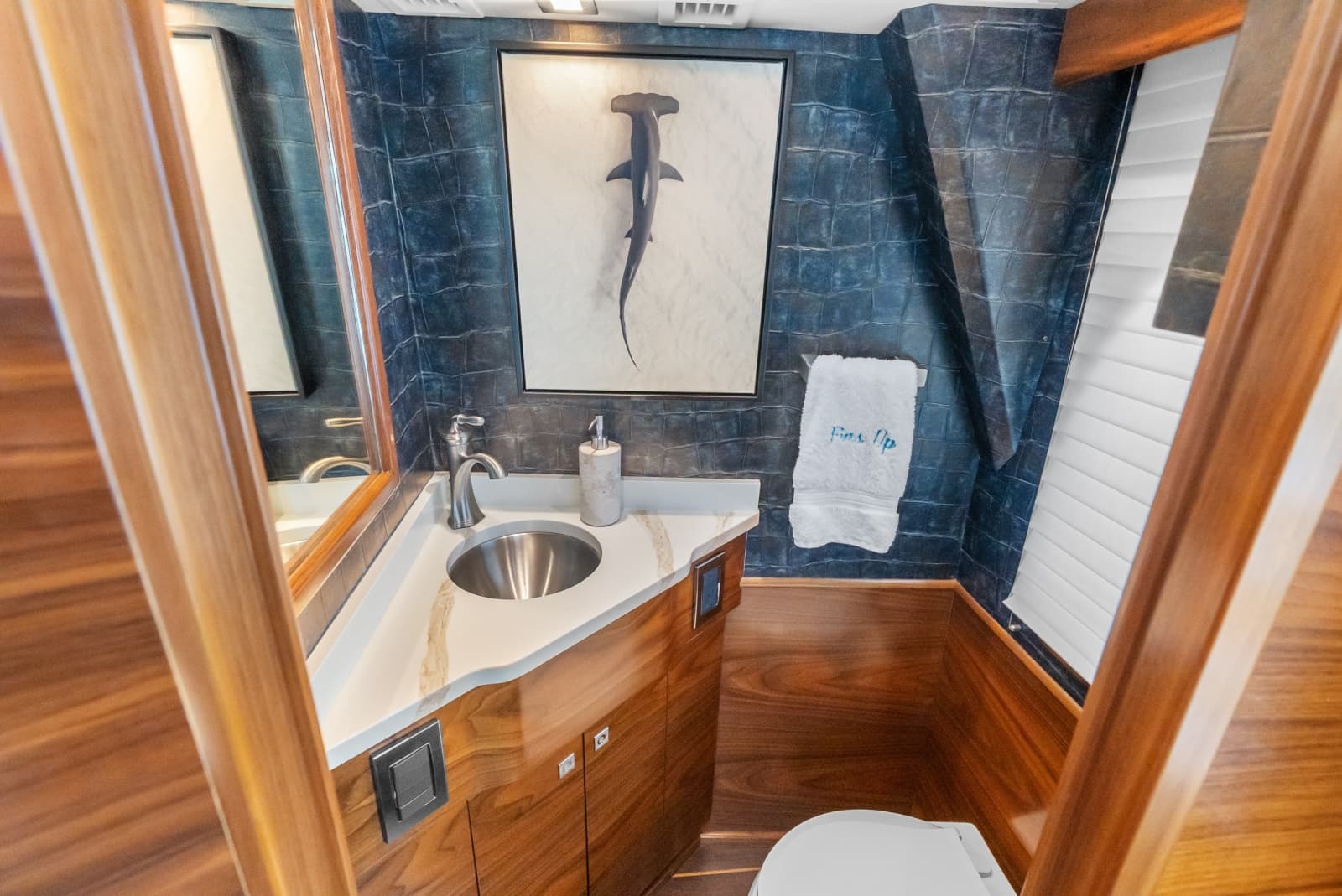 2024 Viking 72 Convertible - Photo 107